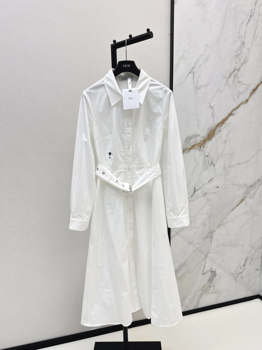 NO:465650,CD 25Ss—————The latest bee-embroidered long dress in early autumn is super age-reducing. The style is versatile and not picky. The upper body is beautiful. The imported fabric is smooth and the texture is delicate and comfortable. The same color is available for sale in stock. SML, skirts, alexander wang19860909CD 25Ss————早秋最新款蜜蜂刺绣长款连衣裙超级减龄 版型百搭不挑人 上身美的不要不要的 进口面料光洁 质感细腻舒适 一色现货发售sml,,skirts,alexander wang,Women's clothing