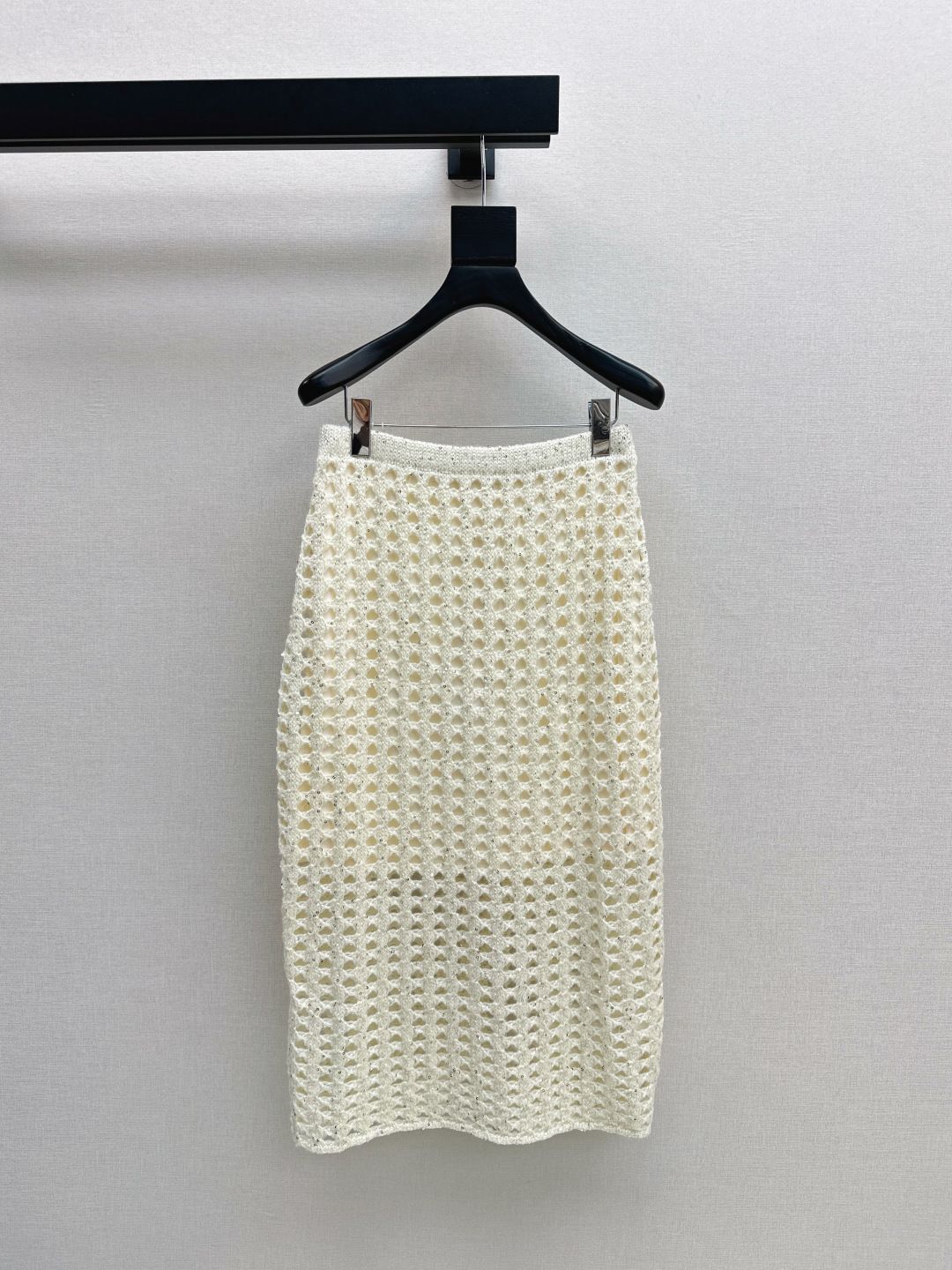 NO:465562,Walking high-end Bc 25Ss———The latest style of the shiny diamond yarn series in autumn and winter, old-fashioned style, a series of dazzling golden silk mohair hollow crochet vest + jacket + skirt, heavy industry luxury!  Customized imported special yarn from Italy contains high-gloss sequins and beautiful. The texture of furry milk is excellent. Swiss machine hooking craftsmanship. V-neck loose fit design creates a lazy, low-key and luxurious high-end feeling. The slightly lowered shoulder design is casual and elegant. Recommend a series of matching. Three-color spot sml skirts, skirts, jackets & coats, alexander wang19860909行走的高定 Bc 25Ss————秋冬最新款闪耀钻石纱系列老钱风穿搭一系列璀璨金丝马海毛镂空钩织马甲+外套+半裙 重工奢华绝绝子！定制意大利进口特种纱线内含高光亮片高级又美丽 毛茸茸奶呼呼的质感超赞 瑞士机钩织工艺 V领宽松版型设计打造慵懒的低调奢华的高级感 微落肩设计随性优雅 推荐一系列搭配 三色现货发售sml 半裙,,skirts,jackets & coats,alexander wang,Women's clothing