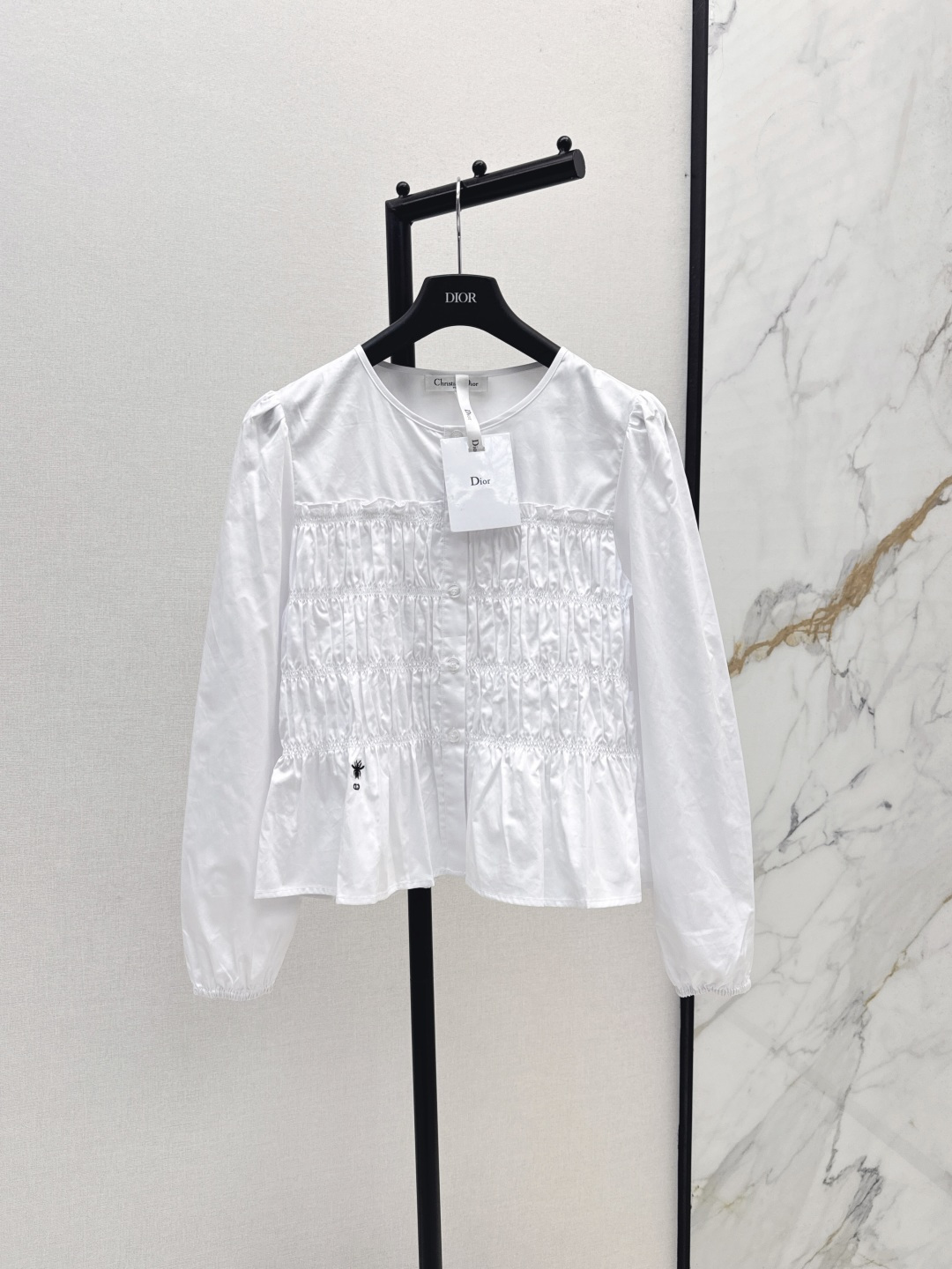 NO:467419,CD 25Ss——————The latest retro and elegant Lady long-sleeved shirt style in early autumn, highlighting the waist and body effect to enhance the style, versatile style and not picky, positioning embroidery logo, pure cotton shirt fabric is quite broad and has a great texture, one color is available for sale in stock, sml, shirts, alexander wang19860909CD 25Ss————早秋最新款复古优雅Lady长袖衬衫气质打揽做法 突显腰部束身效果提升格调 版型百搭不挑人 定位刺绣logo 纯棉衬衫面料挺阔质感超赞 一色现货发售sml,,shirts,alexander wang,Women's clothing