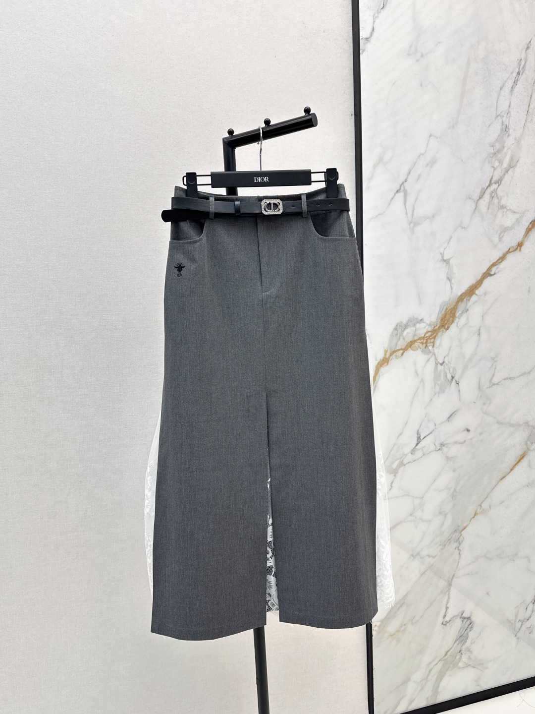 NO:468919,CD 25Ss———The latest lace skirt with scribing in autumn and winter, elegant temperament, super exquisite feeling, the upper body looks white, noble, seem simple, actually full of details, delivery belt, easy to wear to create a fashionable and high-end feeling, two colors are on sale in stock,, skirts, alexander wang19860909CD 25Ss————秋冬最新款拼接蕾丝半裙 优雅气质 超级精致的感觉 上身很显白 显高贵看似简单实际上充满了细节感 配送腰带 轻松穿出时髦高级感 两色现货发售sml,,skirts,alexander wang,Women's clothing