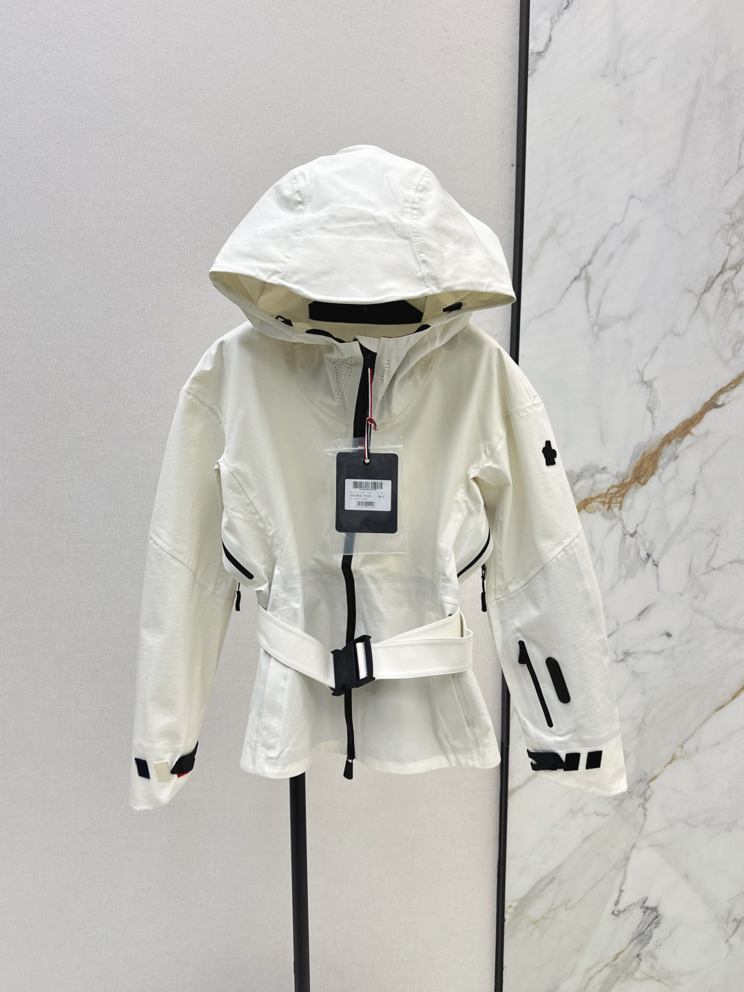 NO:468957,Recommended single model Mc 25Ss—————The latest ski series of early autumn, handsome jackets, yb customized, crisp and beautiful jacket fabric, full of fashion, high-end custom M-family logo, the back of the juicy, casual and free, the texture is also good, retro and fashionable, three colors 0/1/2,, jackets & coats, alexander wang19860909爆单款推荐 Mc 25Ss————早秋最新款滑雪系列帅气冲锋衣外套yb定制挺括感很好的冲锋衣面料 时髦度爆棚 高级定制M家专属Logo 绝绝子的后背 随性洒脱 质感也敲好 复古又时尚 三色0/1/2,,jackets & coats,alexander wang,Women's clothing