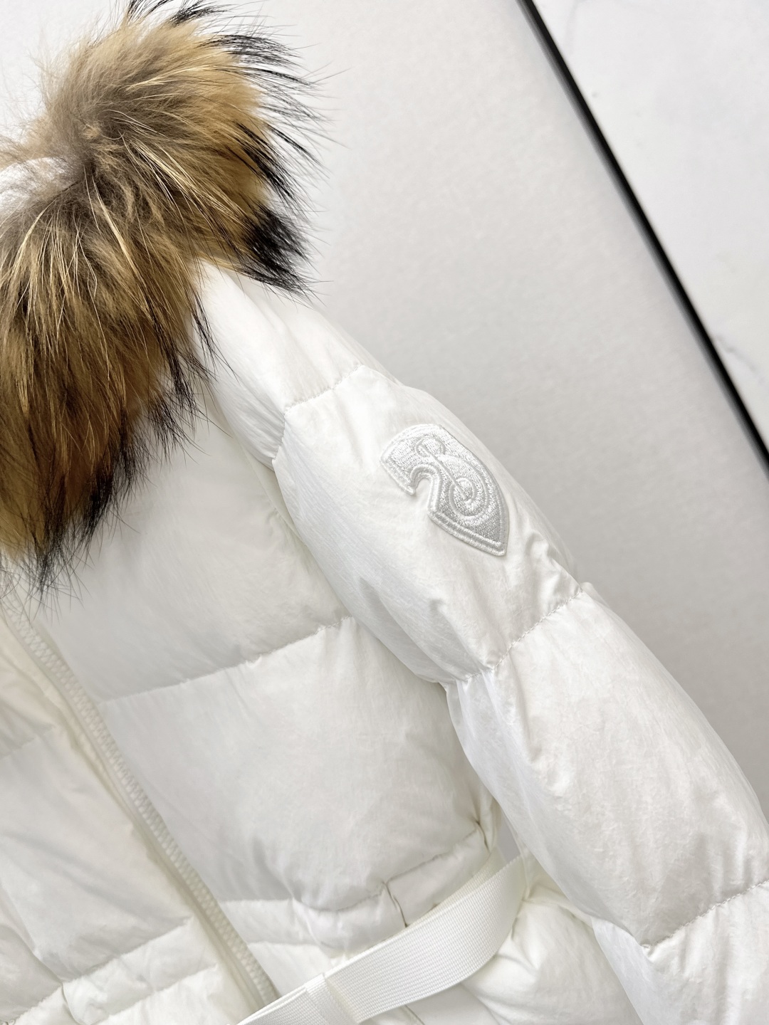 Burberry Women's Belted Hooded Down Puffer Jacket with Fur Trim 6 cmp i1755769296979 5101 0 4