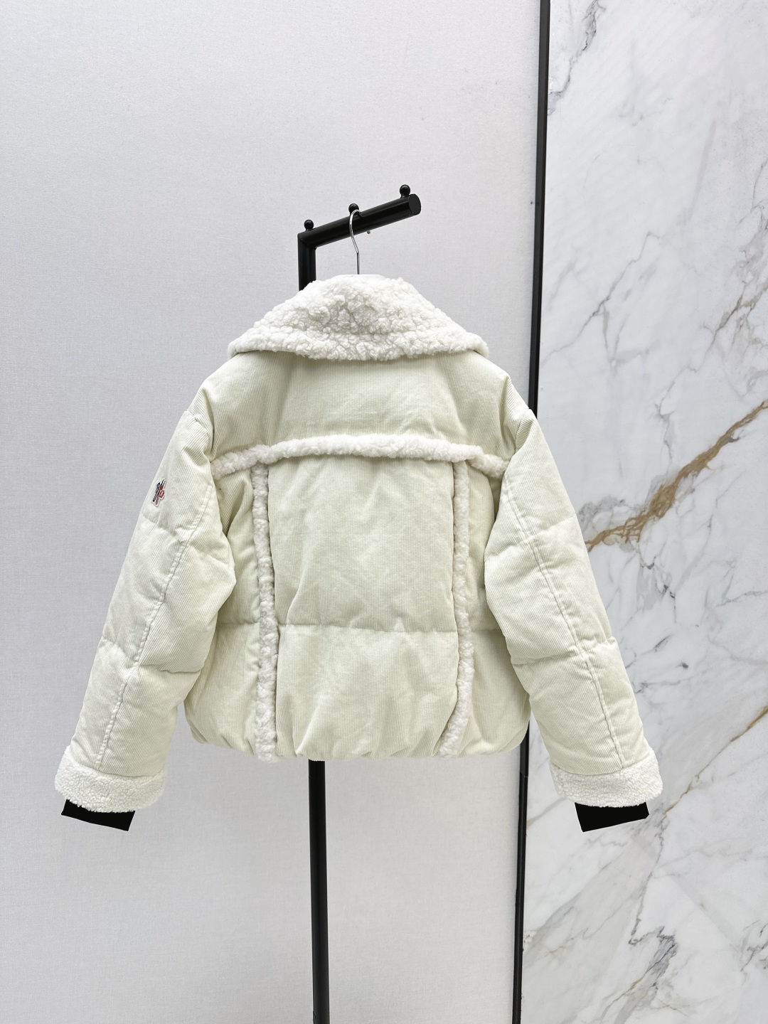 Moncler Women's Lambswool Trim Down Puffer Jacket - Warm & Stylish Outerwear 10 cmp i1755769917333 5039 0 8