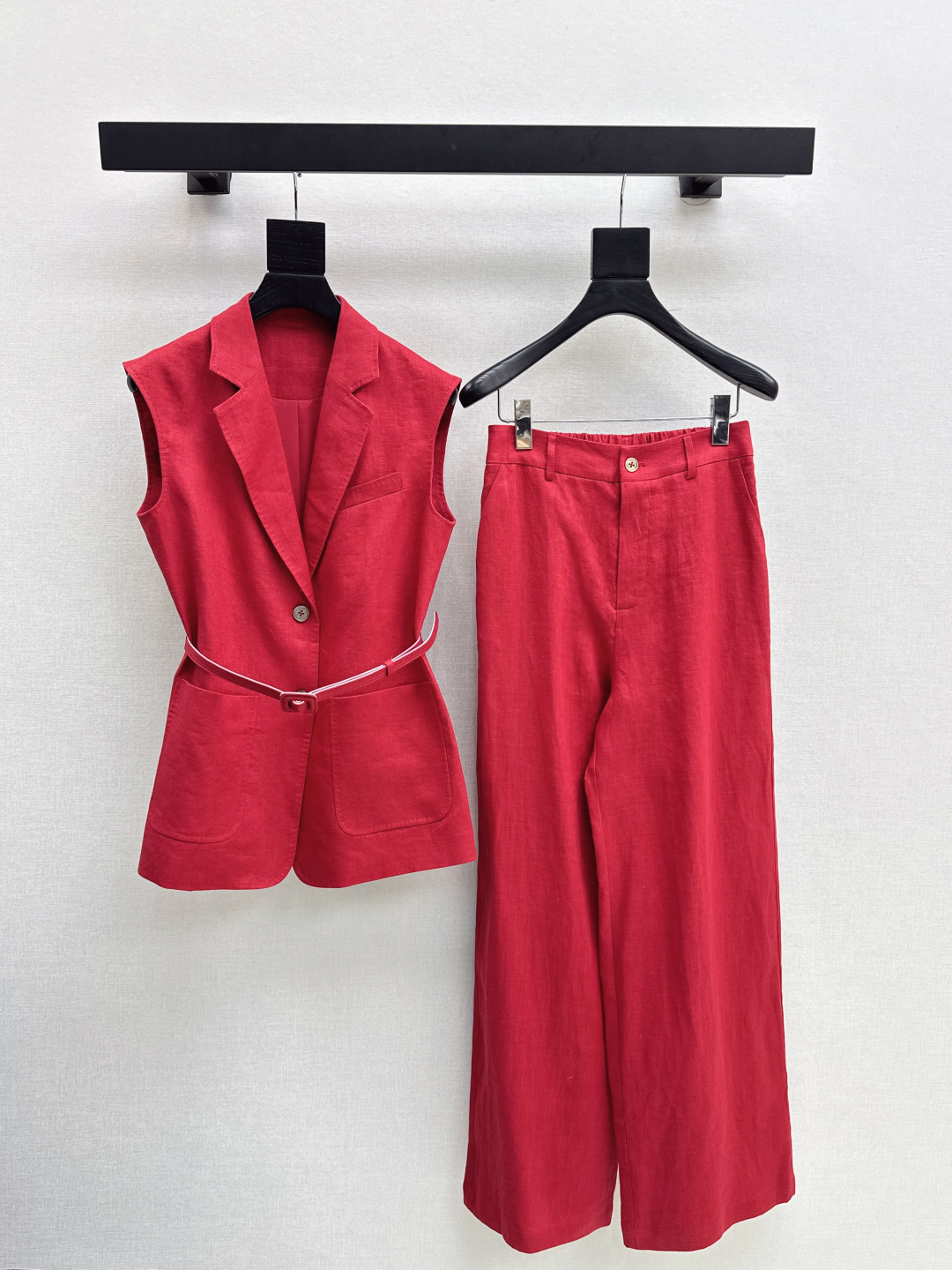 NO:470434,450L 25Ss—————The latest vest suit in early autumn, vest jacket straight-leg pants, the upper body looks slim and tall, the gentle and elegant feeling of aura, the exquisite visual style makes it look slim and not picky. One set, three colors are available in stock, sml, loro piana, jackets & coats, alexander wang19860909450L 25Ss————早秋最新款马甲套装 马甲外套直筒裤 上身显瘦又高挑 不失气场的温柔优雅感 精致既视感版型显瘦不挑人 一套出 三色现货发售sml,,loro piana,jackets & coats,alexander wang,Women's clothing