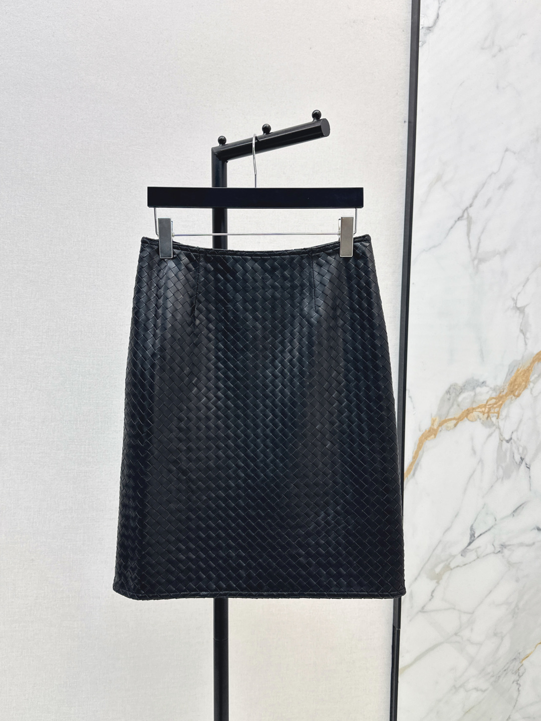 Bottega Veneta Woven Leather Wrap Skirt - Modern & Retro Style 8 cmp i1756023267010 5671 0 7
