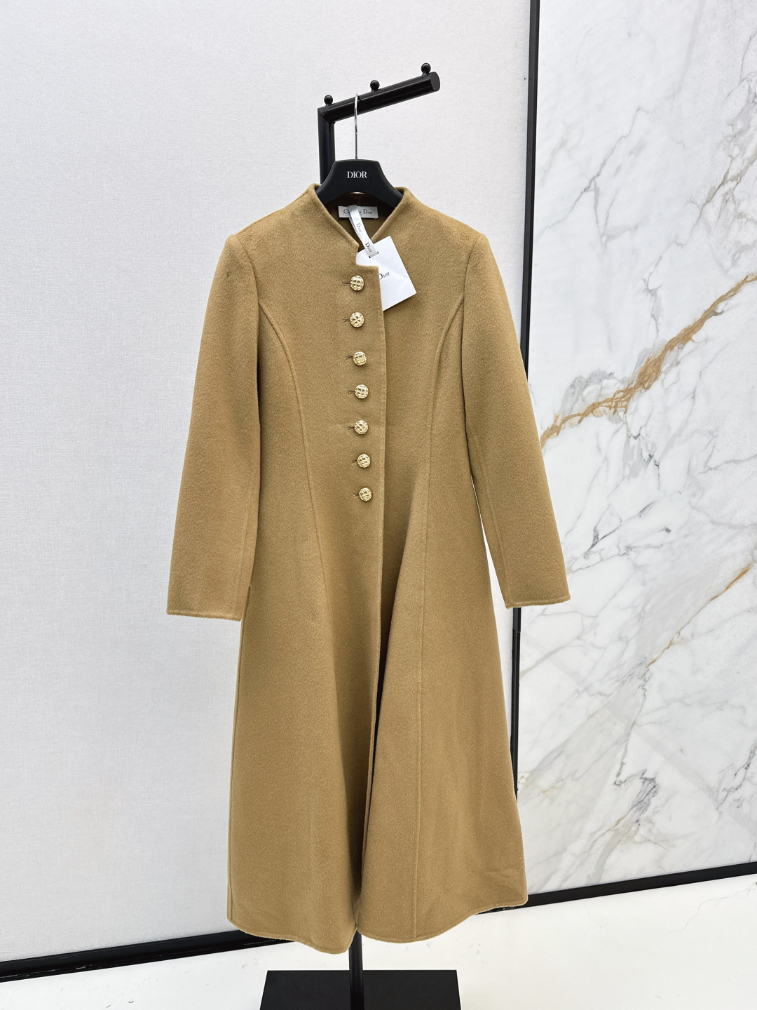 NO:472827,With dust bag CD 25Ss———The latest double-sided cashmere long coat with autumn and winter, high-end versatile series, customized double-sided logo, cashmere material, soft, glutinous, delicate, pure handmade craft, classic long H-style style, not picky for people, super high-end, warm and slim, three-color spot on sale, sml, alexander wang19860909配防尘袋CD 25Ss————秋冬最新款双面羊绒长款大衣高级百搭系列 定制双面logo羊绒材质手感软糯细腻纯手工制作工艺 经典长款H版型不挑人上身超高级保暖又显瘦 三色现货发售sml,,alexander wang,Women's clothing