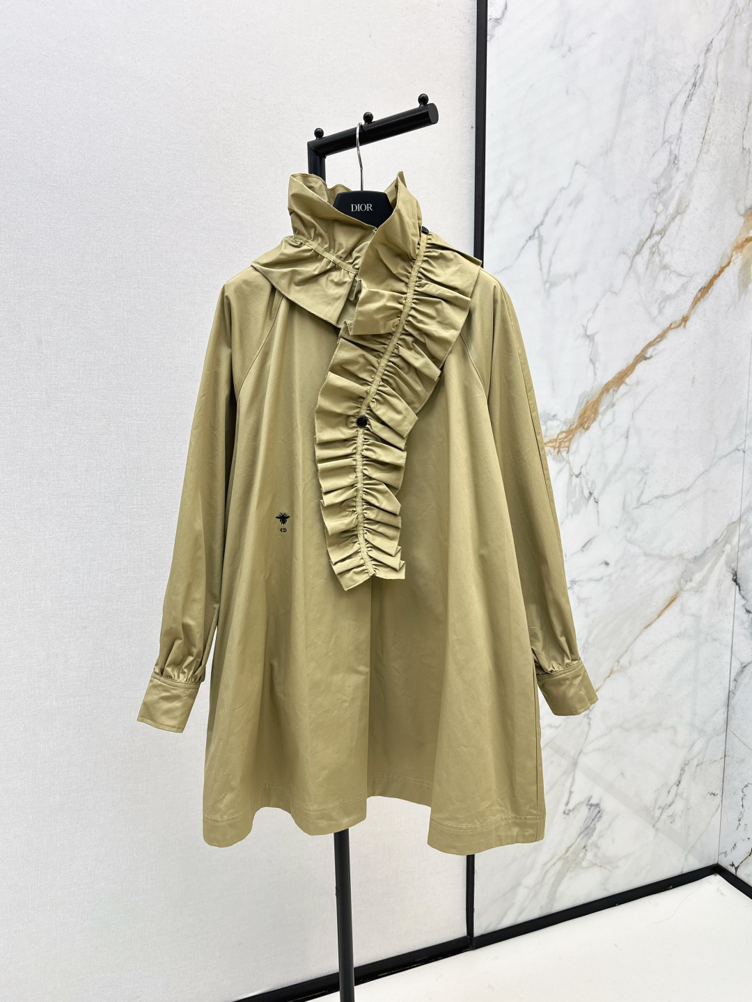 NO:473824,CD 25Ss———The latest style of early autumn palace style lace collar long-sleeved shirt skirt, pure and beautiful girl, jacket inner wear artifact, age-reducing fungus pleated ruffled collar design, classic H-style versatile and not picky, fashionable and versatile items, one-color spot on sale, sml, skirts, jackets & coats,shirts,alexander wang19860909CD 25Ss———早秋最新款宫廷风花边领长袖衬衫裙 纯欲乖乖女 外套内搭神器 减龄的木耳褶荷叶边领设计 经典H版型百搭不挑人 时髦百搭单品 一色现货发售sml,,skirts,jackets & coats,shirts,alexander wang,Women's clothing