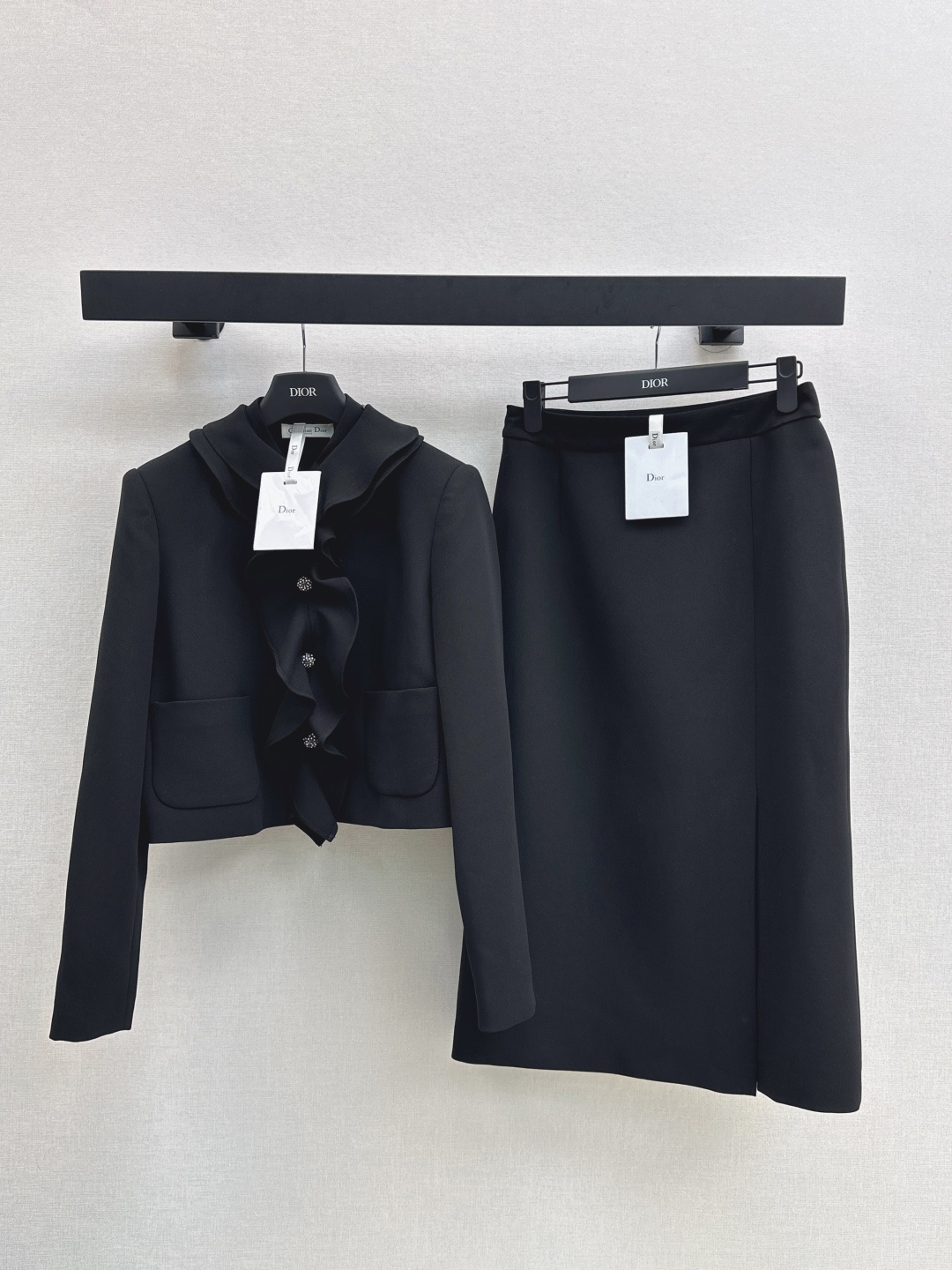 NO:474914,CD 25Ss—————The latest style of early autumn palace style lace collar short jacket pure and beautiful girl age-reducing fungus lace collar design Classic short style versatile and not picky people high-end fashionable and versatile items One-color spot on sale smlxl, Jackets & coats, alexander wang19860909CD 25Ss————早秋最新款宫廷风花边领短款外套纯欲乖乖女 减龄的木耳褶花边领设计 经典短款版型 百搭不挑人 高级时髦百搭单品 一色现货发售smlxl,,jackets & coats,alexander wang,Women's clothing