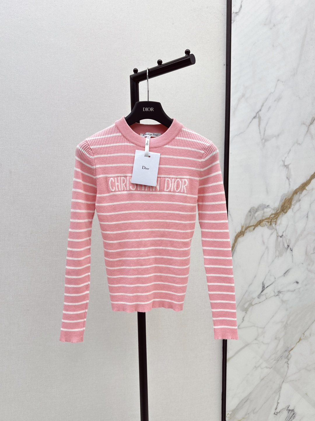 NO:474903,CD 25Ss————The latest round-neck striped knitted base shirt in early autumn, high-stretch classic sweater, 100% wool texture, soft and glutinous, classic age-reducing item, the style is not picky for people, the upper body makes you look slim!  The perfect item that is a must-have for white and rich beauty. Excellent texture. Two colors are available for sale in stock. SML, sweaters, alexander wang19860909CD 25Ss————早秋最新款圆领条纹针织打底衫高弹力经典毛衣 百分百羊毛质感细腻软糯 经典减龄单品 版型不挑人上身巨显瘦！白富美必收的完美单品 质感超赞 两色现货发售sml,,sweaters,alexander wang,Women's clothing