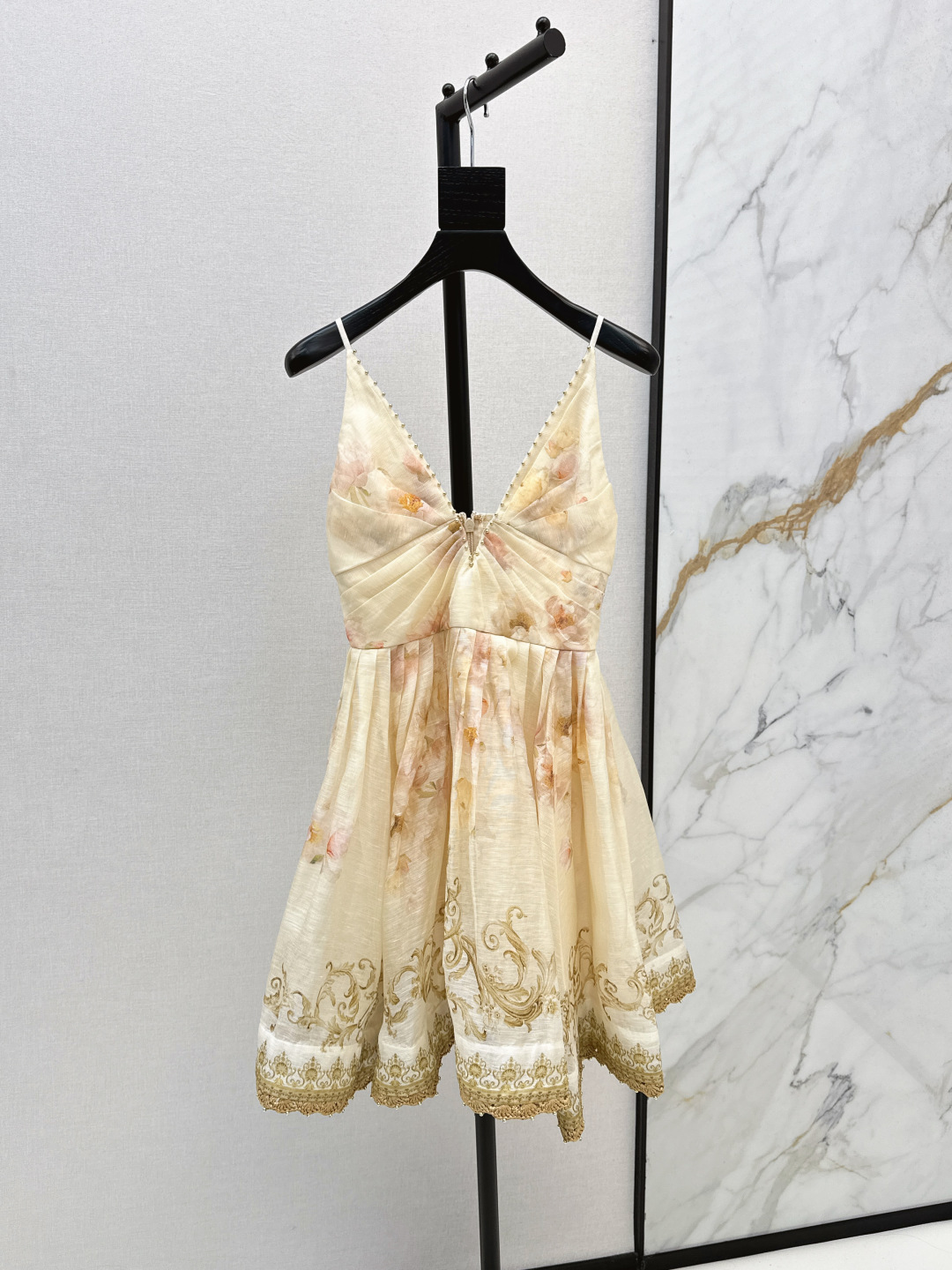 NO:474837,Exclusive first release Zimmen-M 25Ss————The latest vacation style peony flower pattern suspender dress with elegant and fresh vacation style Elegant pattern prints Romantic and elegant white and rich beauty essentials Silk linen blend fabric One-color spot sale smlxl, skirts, real silk, alexander wang19860909独家首发 Zimmen-M 25Ss———早秋最新款度假风芍药花图案吊带连衣裙淡雅清新的度假风气息 优雅图案印花浪漫优雅的白富美必备单品 真丝亚麻混纺面料 一色现货发售smlxl,,skirts,real silk,alexander wang,Women's clothing