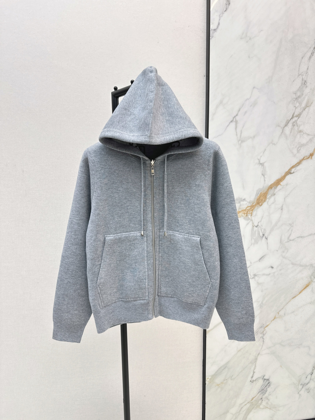 NO:478365,Exclusive first release Gu 25Ss———The latest presbyterian double-sided wool jacket in autumn and winter to reduce age-reduce girlish temperament hooded double pocket design, fashionable and high-end double-sided wearable logo design, heavy imported wool yarn is quite broad and texture is invincible, elegant and casual style, classic H-style versatile and not picky, two-color spot sale sml,, jackets & coats, hats, alexander wang19860909独家首发 Gu 25Ss————秋冬最新款老花双面羊毛外套减龄少女气质连帽双口袋设计 上身时髦又高级 双面可穿logo设计 重磅进口羊毛纱线挺阔质感无敌赞 气质优雅的随性风 经典H版型百搭不挑人 两色现货发售sml,,jackets & coats,hats,alexander wang,Women's clothing