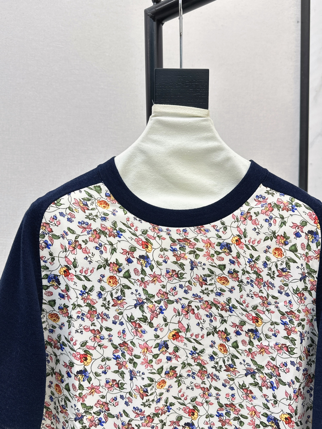 Elegant Floral Print Short Sleeve Sweater - Premium Women's Knit Top 5 cmp i1756374044214 4935 0 3