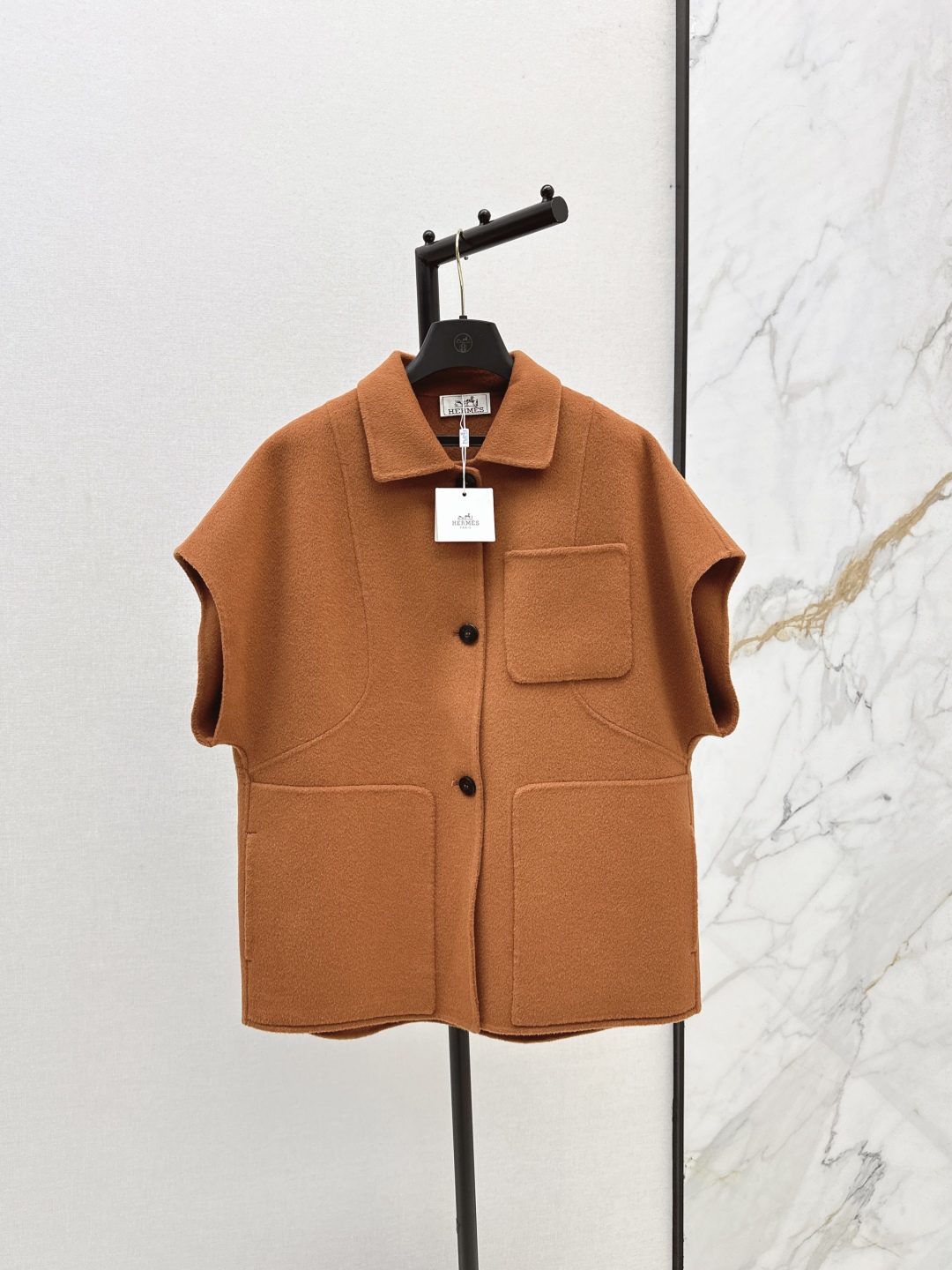 Gilet en laine et cachemire Hermès, coupe trapèze, marron, automne/hiver