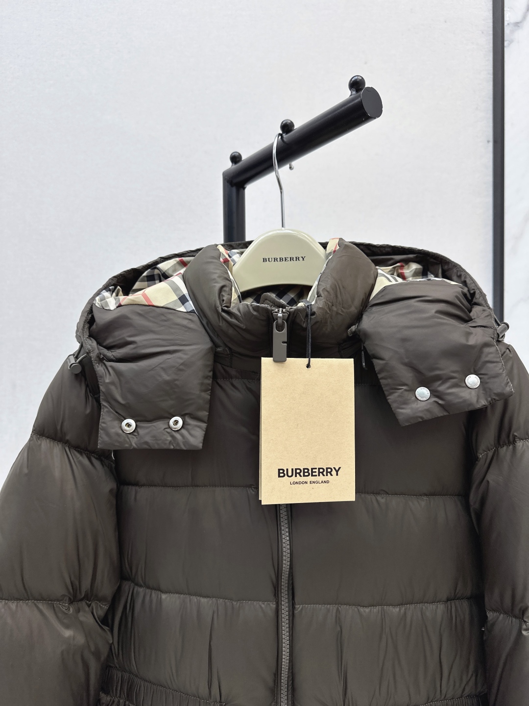 Burberry Women's Hooded Puffer Jacket Winter Warm Coat Goose Down Filled 6 cmp i1756377243467 5634 0 3