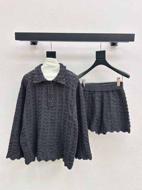 Elegant Women's Knitted Outfit: Polo Shirt & Elastic Waist Shorts Set 1 Elegant Women's Knitted Outfit: Polo Shirt & Elastic Waist Shorts Set