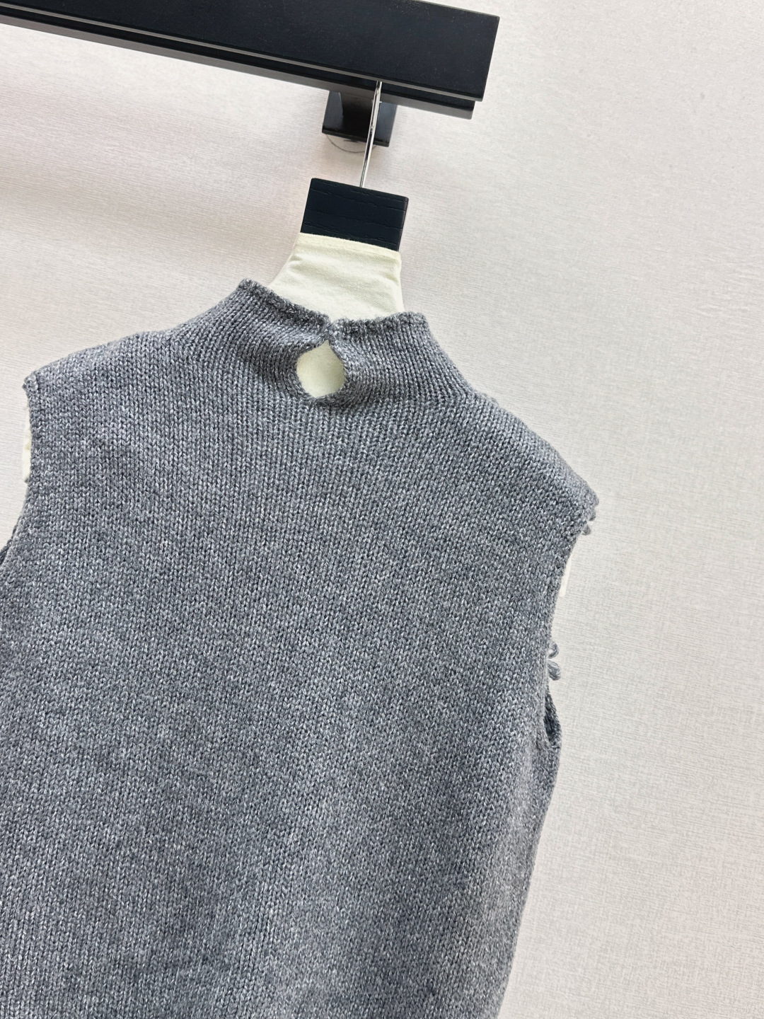 Elegant Floral Knit Vest - Sleeveless Sweater Top for Women, Gray 10 cmp i1756378871629 1143 0 8