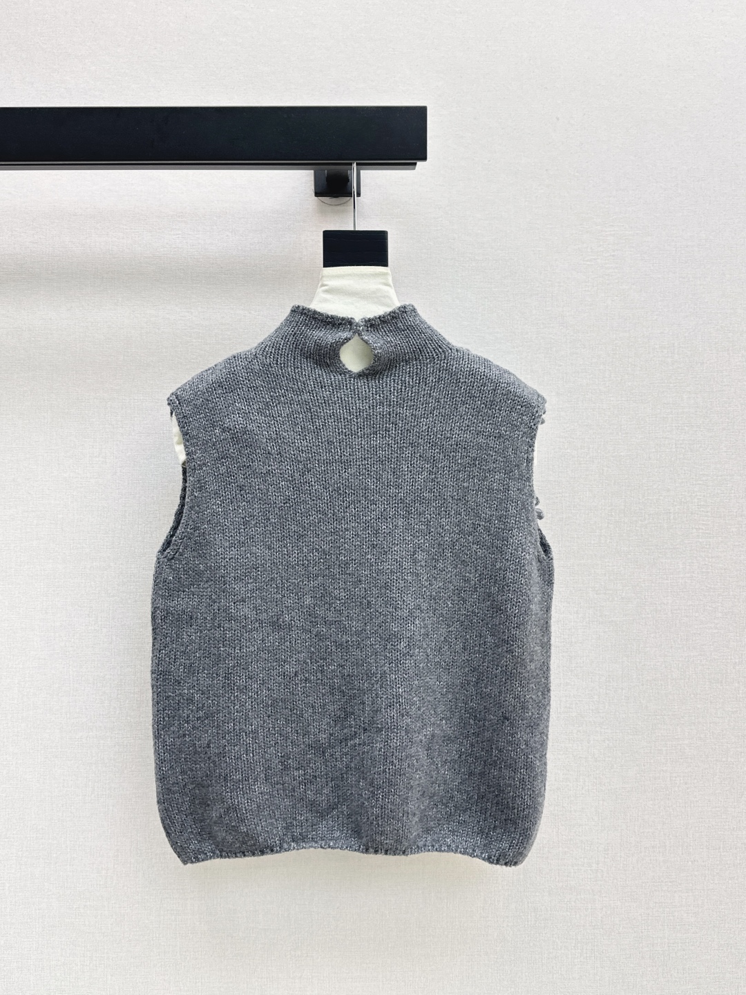 Elegant Floral Knit Vest - Sleeveless Sweater Top for Women, Gray 9 cmp i1756378871630 3657 0 7