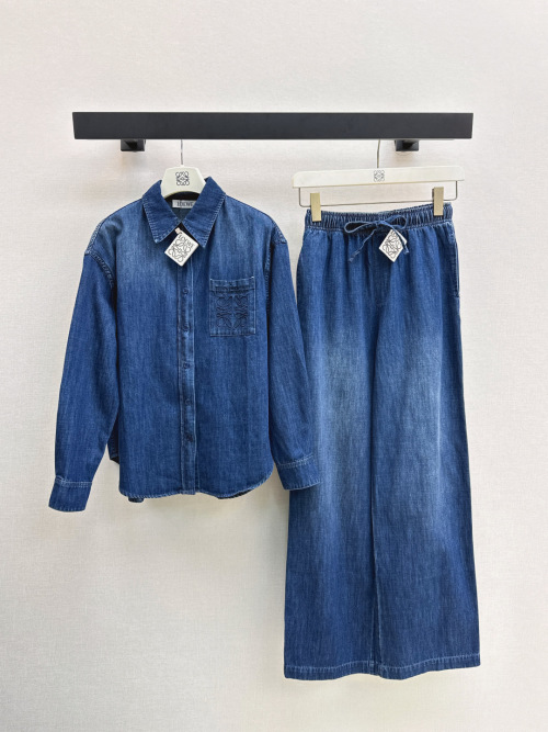 Loewe 25Ss Women's Denim Set: Embroidered Logo Shirt & Straight-Leg Pants 1 Loewe 25Ss Women's Denim Set: Embroidered Logo Shirt & Straight-Leg Pants