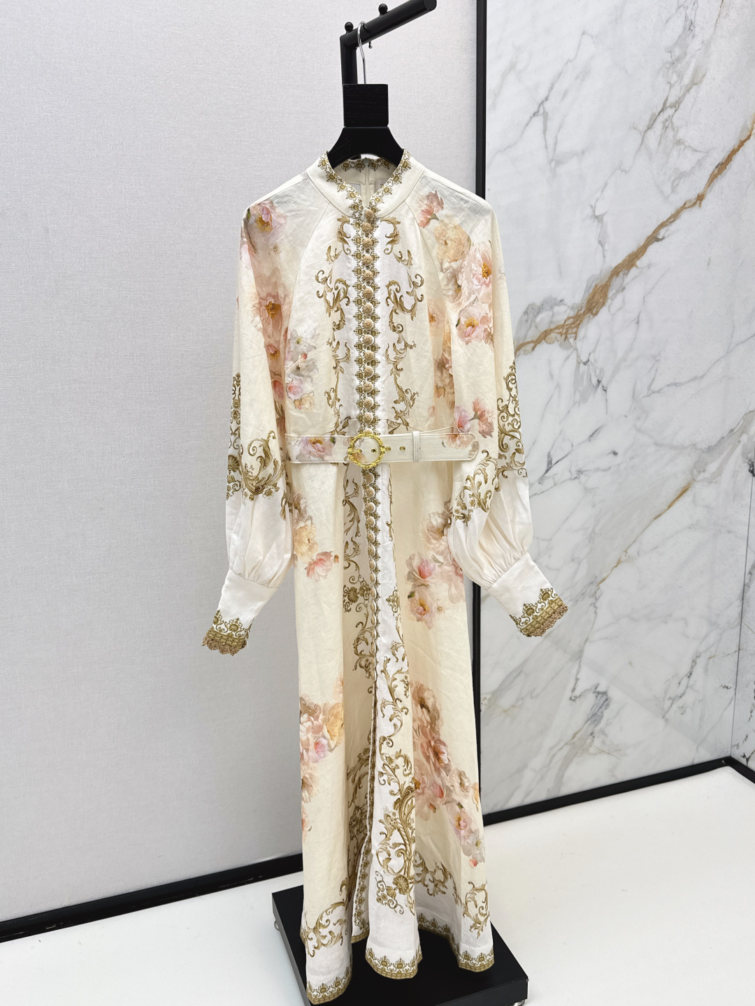 NO:479737,Exclusive first release Zimmen-M 25Ss————The latest vacation style printed dress in early autumn, elegant and fresh vacation style. Elegant pattern printed romantic and elegant white and rich beauty must-have items 100% silk fabric. One-color spot on sale smlxl, skirts, real silk, alexander wang19860909独家首发 Zimmen-M 25Ss———早秋最新款度假风印花连衣裙淡雅清新的度假风气息 优雅图案印花浪漫优雅的白富美必备单品 百分百真丝面料 一色现货发售smlxl,,skirts,real silk,alexander wang,Women's clothing