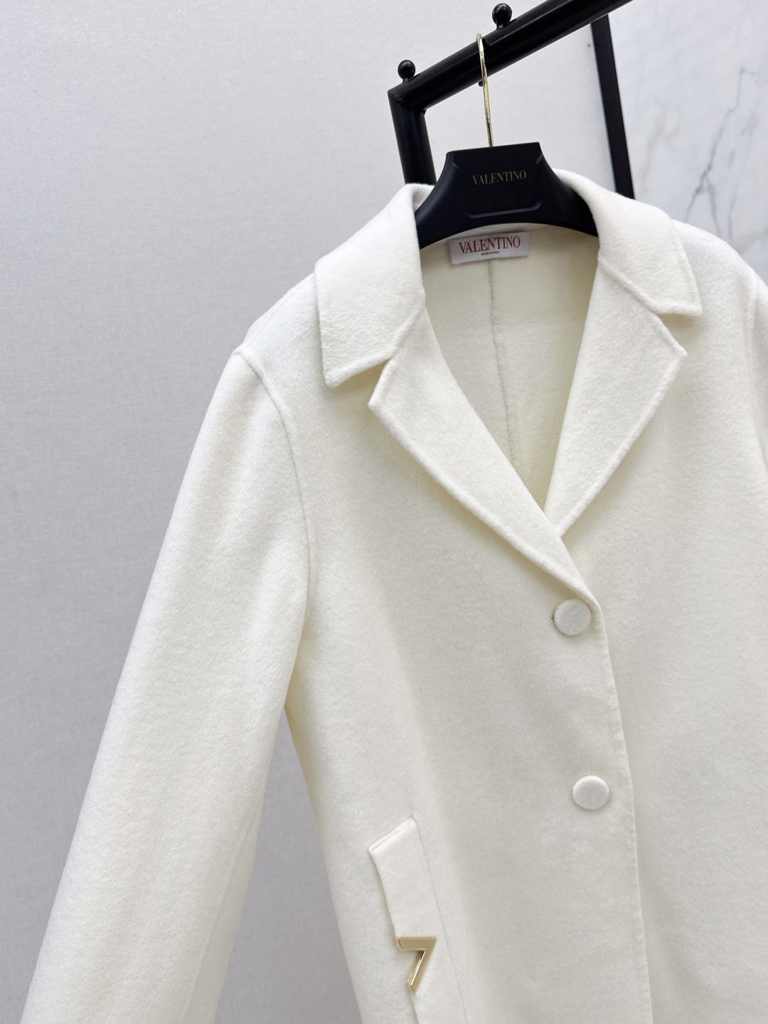Valentino Women's Double-Faced Wool-Cashmere Coat with Gold Hardware 6 cmp i1756519437774 124 0 4