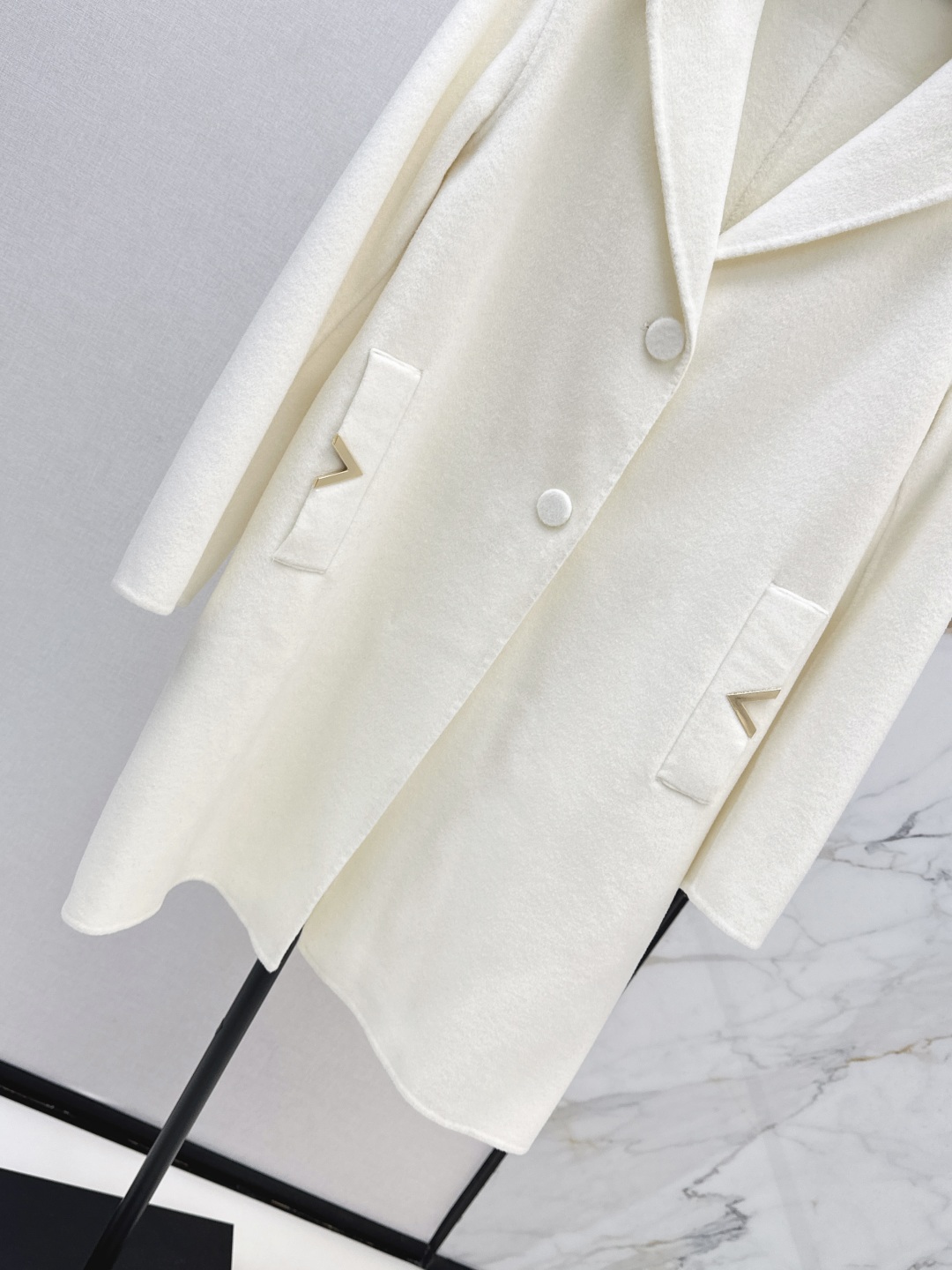 Valentino Women's Double-Faced Wool-Cashmere Coat with Gold Hardware 7 cmp i1756519437775 6744 0 5