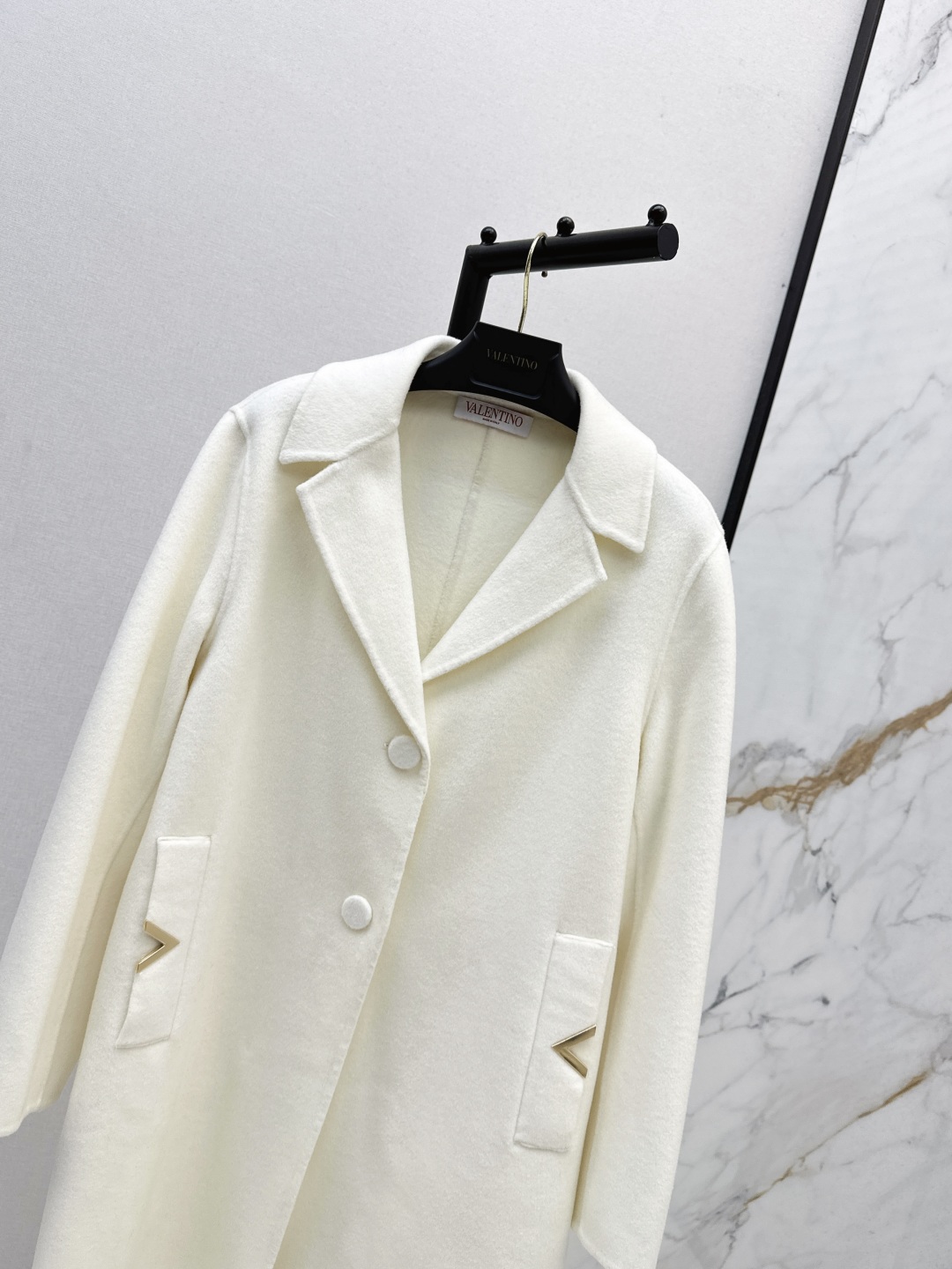 Valentino Women's Double-Faced Wool-Cashmere Coat with Gold Hardware 4 cmp i1756519437780 9211 0 2
