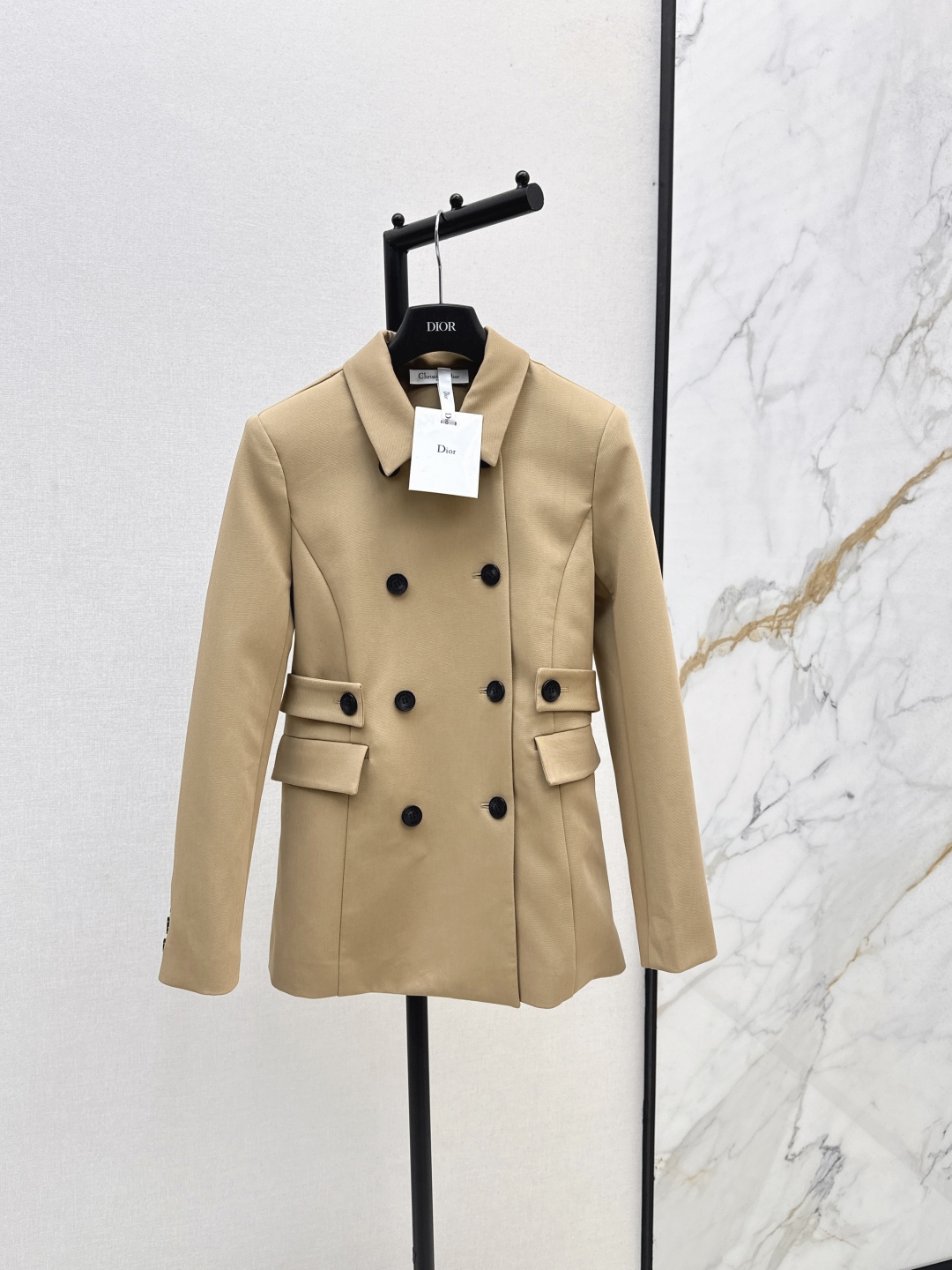 Elegant Women's Double-Breasted Blazer - Classic Style & Tailored Fit 2 cmp i1756520547022 3592 0 0