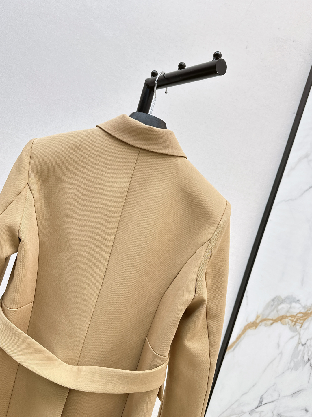 Elegant Women's Double-Breasted Blazer - Classic Style & Tailored Fit 10 cmp i1756520555207 7246 0 8