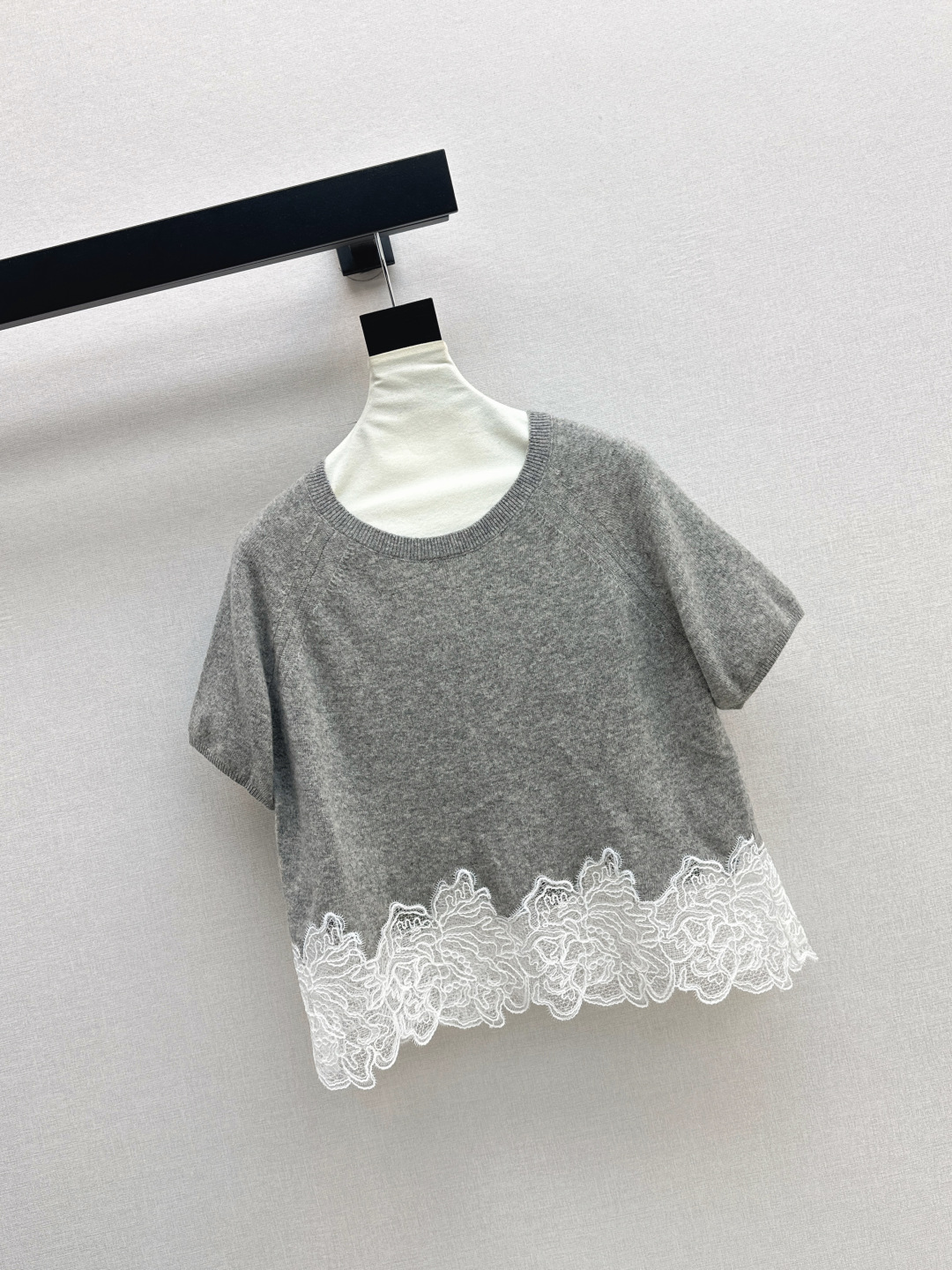 Elegant Lace Trim Wool Blend Sweater for Women - Short Sleeve, Stylish Design 3 cmp i1756522784808 6334 0 1