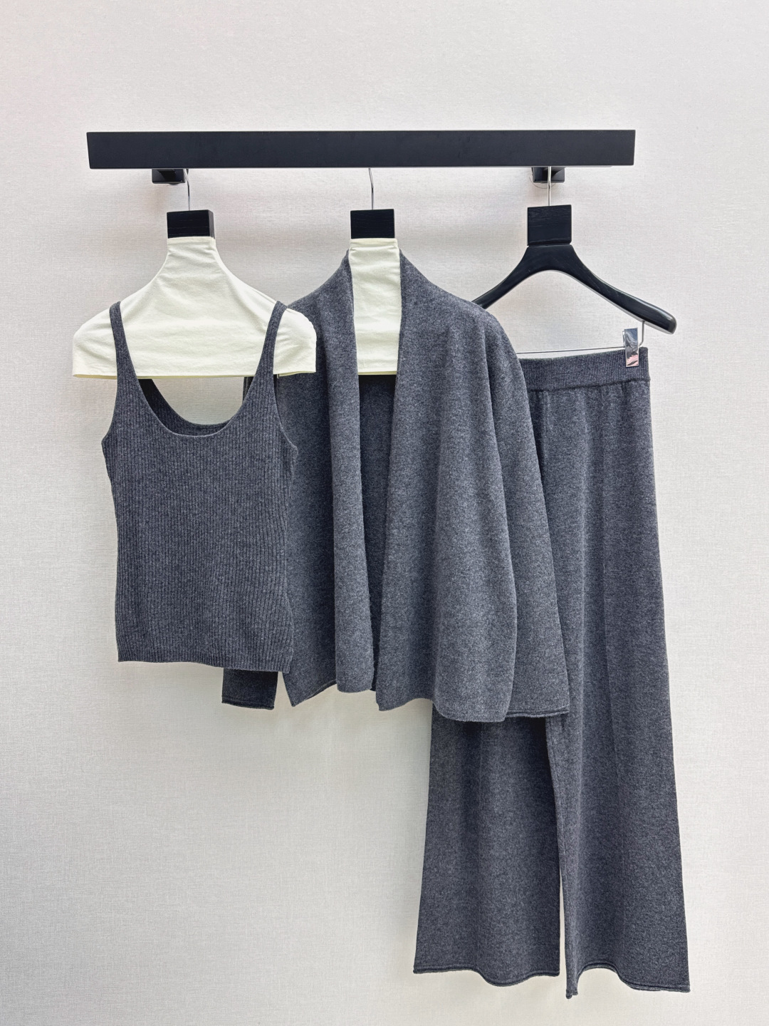 Ensemble Laine Femme: Caraco, Cardigan, Pantalon Droit - Confort et Élégance