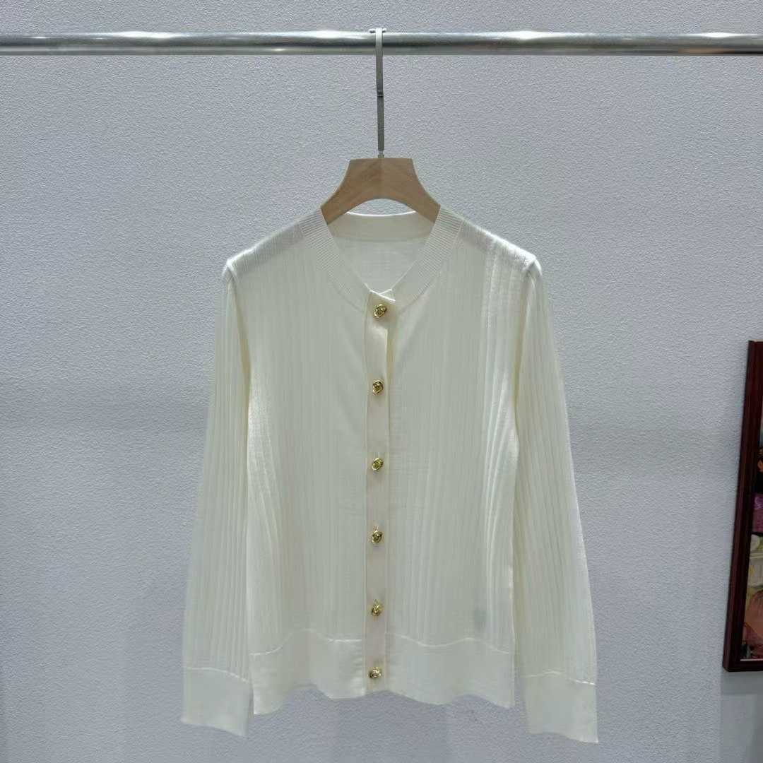 Cardigan en Tricot de Laine Mérinos Blanc BV avec Boutons Dorés