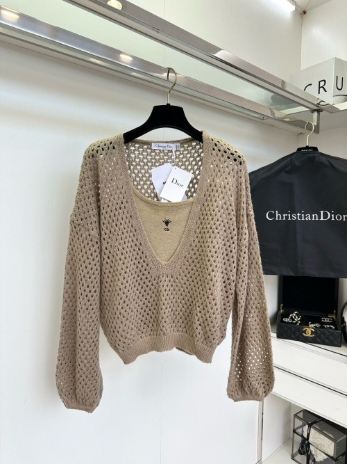 Dior Two-Piece Knitted Wool Blend Set: Fashionable Layered Style 1 Dior Two-Piece Knitted Wool Blend Set: Fashionable Layered Style