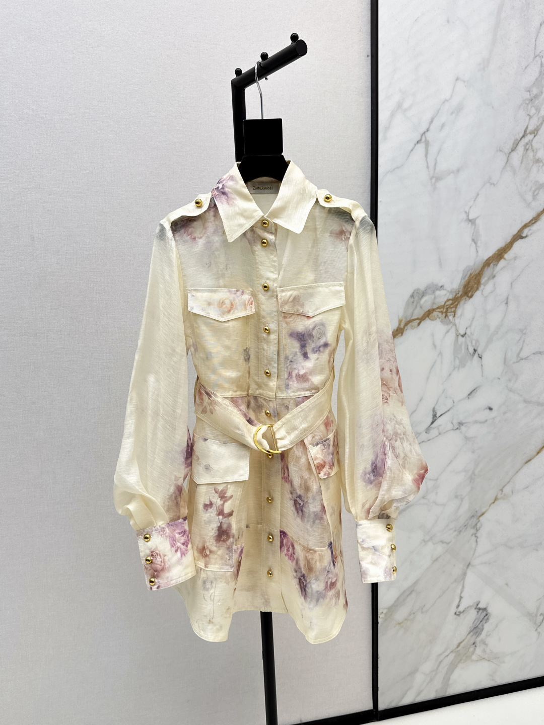 NO:483365,Exclusive first release Zimmen-M 25Ss————The latest vacation style dress with early autumn, elegant and fresh vacation style. Elegant pattern prints, romantic and elegant white and rich beauty must-have items. Silk linen blend fabric. One color is available for sale in stock. Smlxl, skirts, real silk, alexander wang19860909独家首发 Zimmen-M 25Ss———早秋最新款度假风连衣裙淡雅清新的度假风气息 优雅图案印花浪漫优雅的白富美必备单品 真丝亚麻混纺面料 一色现货发售smlxl,,skirts,real silk,alexander wang,Women's clothing