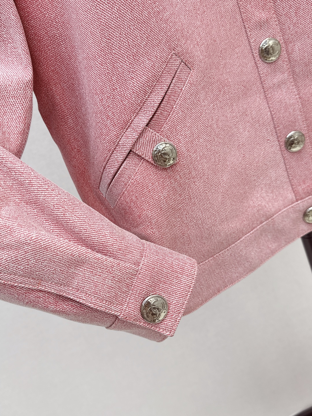 Chanel 25SS Pink Lambskin Jacket & Skirt Set with Logo and Pearl Details 7 cmp i1756610865117 1851 0 5