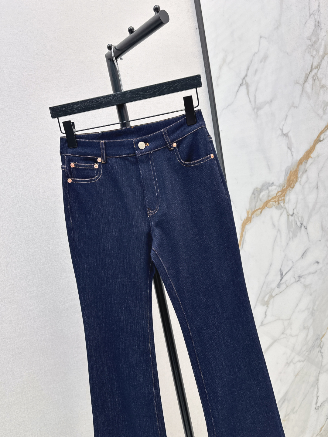 Women's VLTN 25Ss High Waist Flare Leg Jeans With Metal Buckle Decoration 5 cmp i1756611645964 7579 0 3