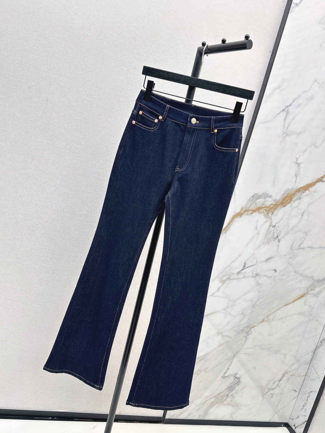 Women's VLTN 25Ss High Waist Flare Leg Jeans With Metal Buckle Decoration 4 cmp i1756611645964 9381 0 2