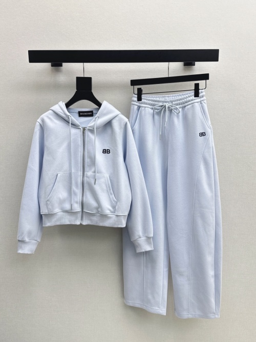 Balenciaga 25Ss Classic Logo Design Hoodie and Elastic Waist Pants Set 1 Balenciaga 25Ss Classic Logo Design Hoodie and Elastic Waist Pants Set