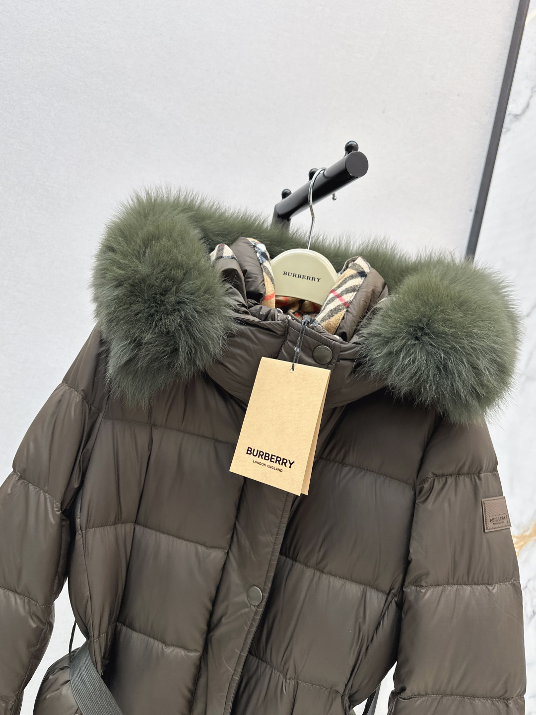Burberry Down Puffer Coat with Fox Fur Trim Hood and Belted Waist 5 cmp i1756613990443 4888 0 3