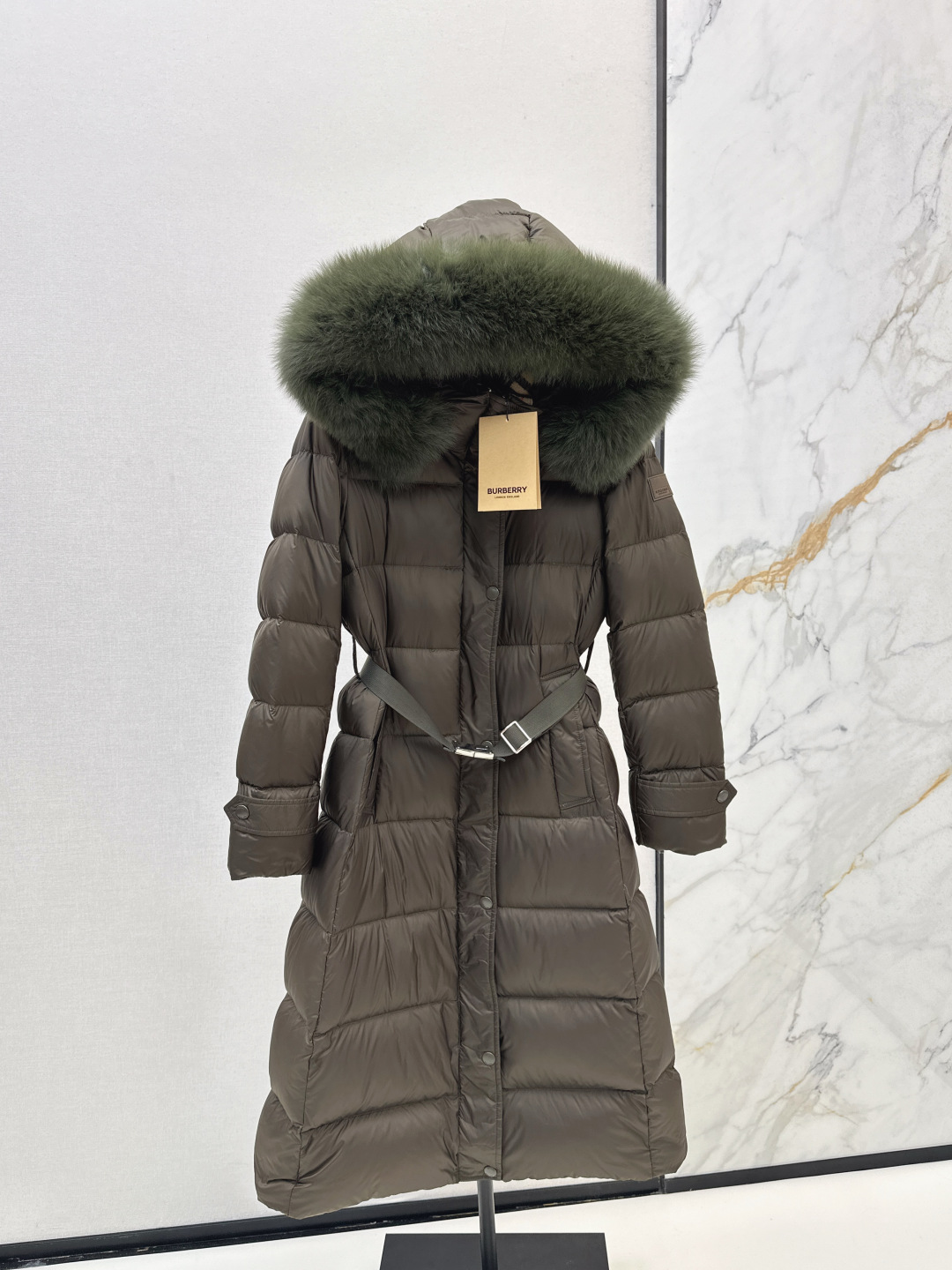 Burberry Down Puffer Coat with Fox Fur Trim Hood and Belted Waist 2 cmp i1756613994903 5603 0 0