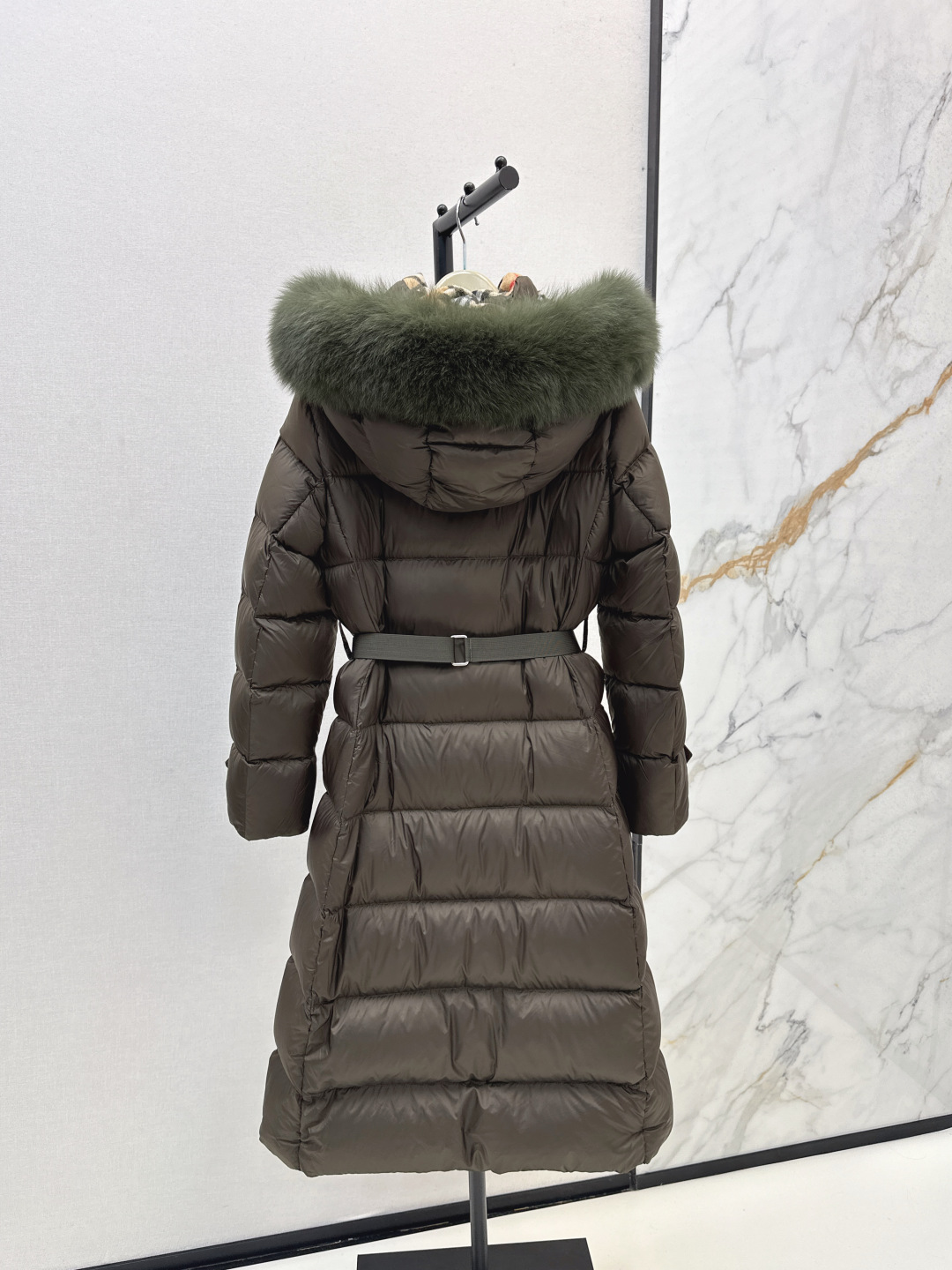 Burberry Down Puffer Coat with Fox Fur Trim Hood and Belted Waist 9 cmp i1756613994904 5088 0 7