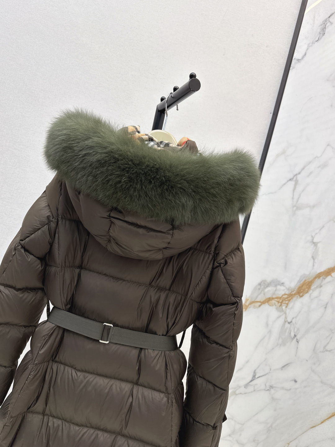 Burberry Down Puffer Coat with Fox Fur Trim Hood and Belted Waist 10 cmp i1756613994904 9862 0 8
