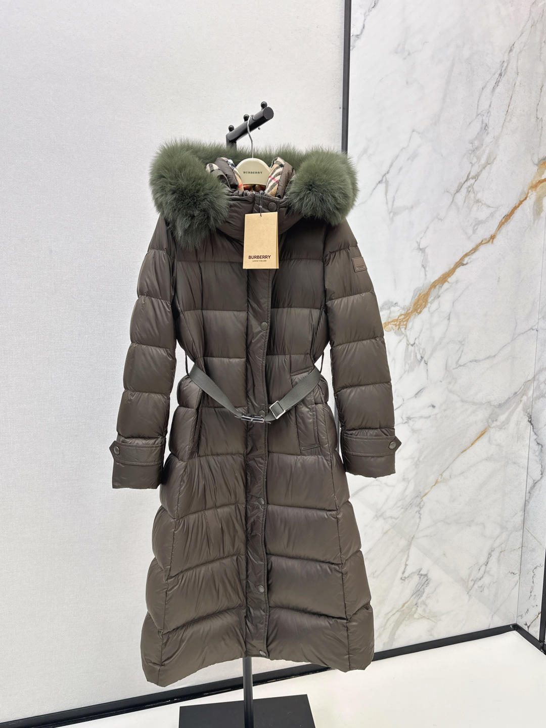 Burberry Down Puffer Coat with Fox Fur Trim Hood and Belted Waist 3 cmp i1756613994912 9988 0 1