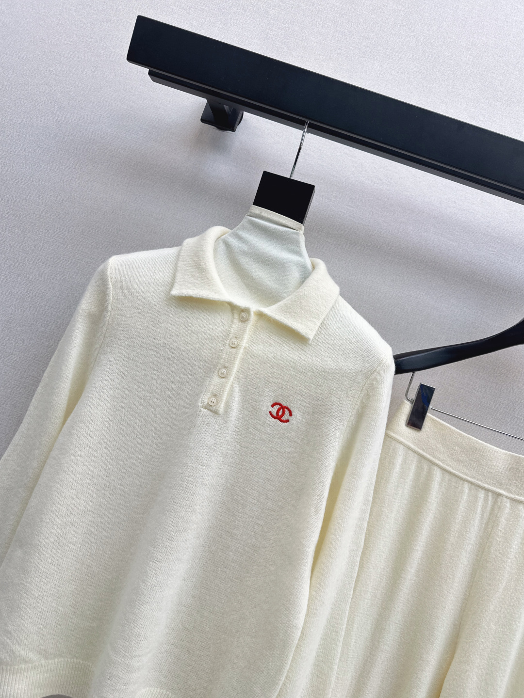 Elegant Wool Knit Set with Embroidered Logo - Timeless Style & Comfort 4 cmp i1756615312000 8630 0 2