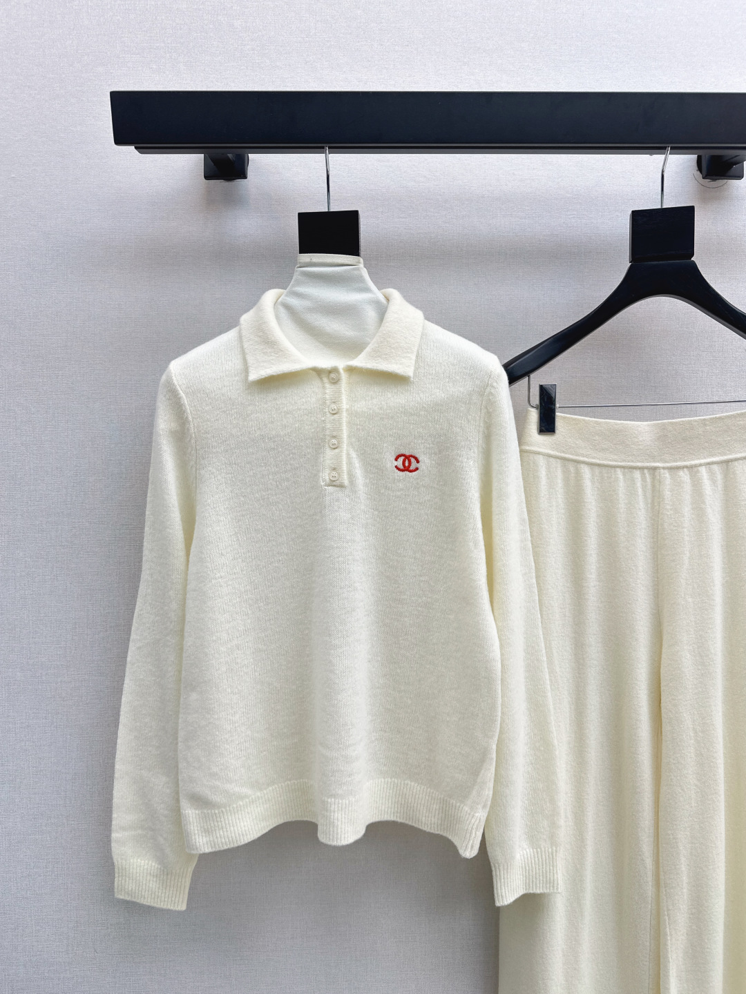 Elegant Wool Knit Set with Embroidered Logo - Timeless Style & Comfort 3 cmp i1756615318520 5991 0 1