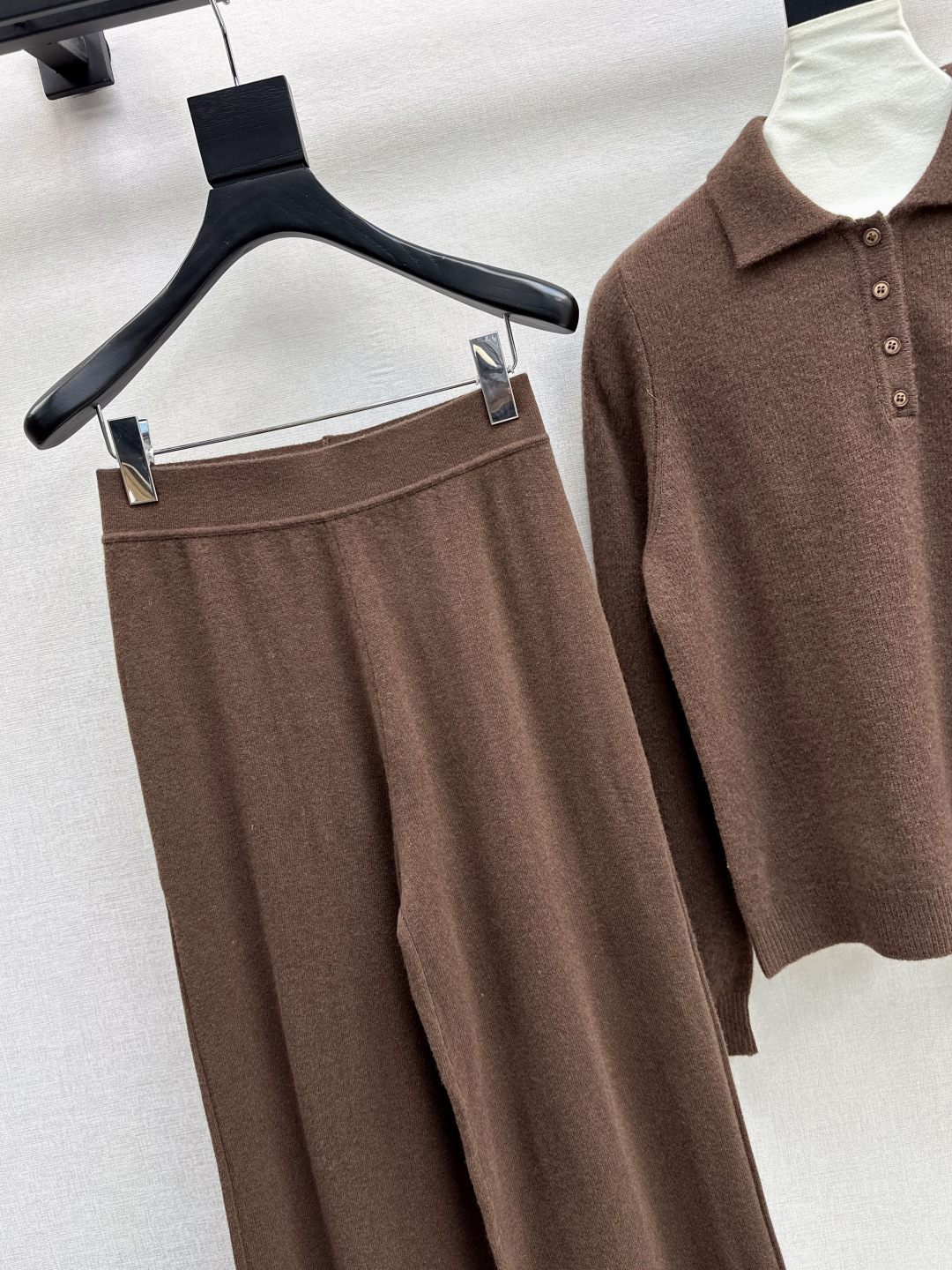 Women's Wool Set with Embroidered Logo Polo Knit and Straight-Leg Pants 9 cmp i1756615440343 1744 0 7