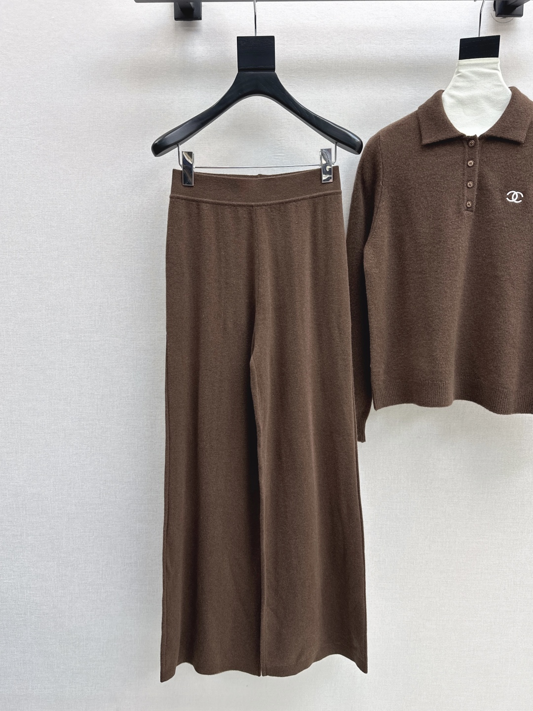 Women's Wool Set with Embroidered Logo Polo Knit and Straight-Leg Pants 8 cmp i1756615440343 1885 0 6