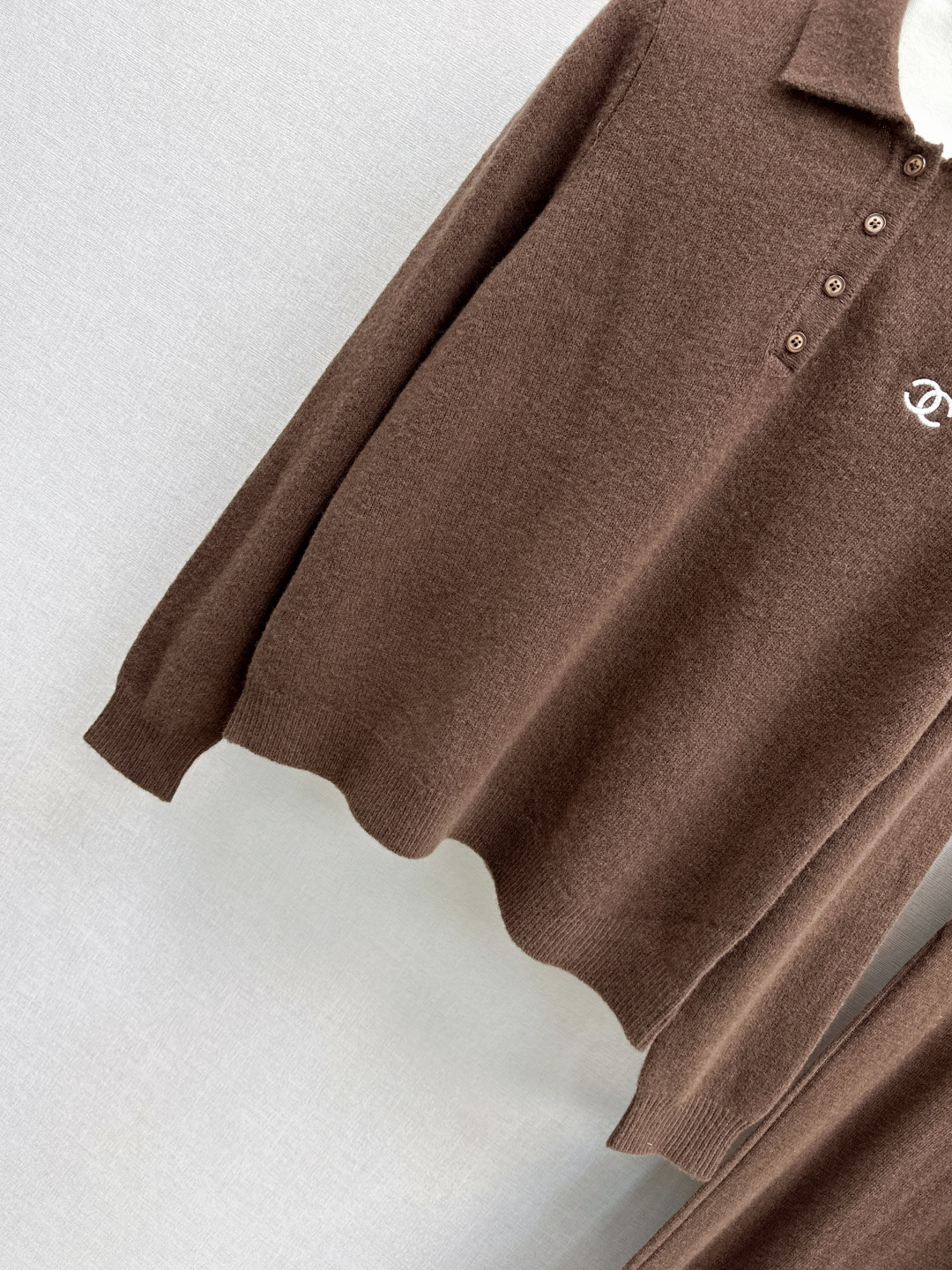 Women's Wool Set with Embroidered Logo Polo Knit and Straight-Leg Pants 6 cmp i1756615445971 2249 0 4