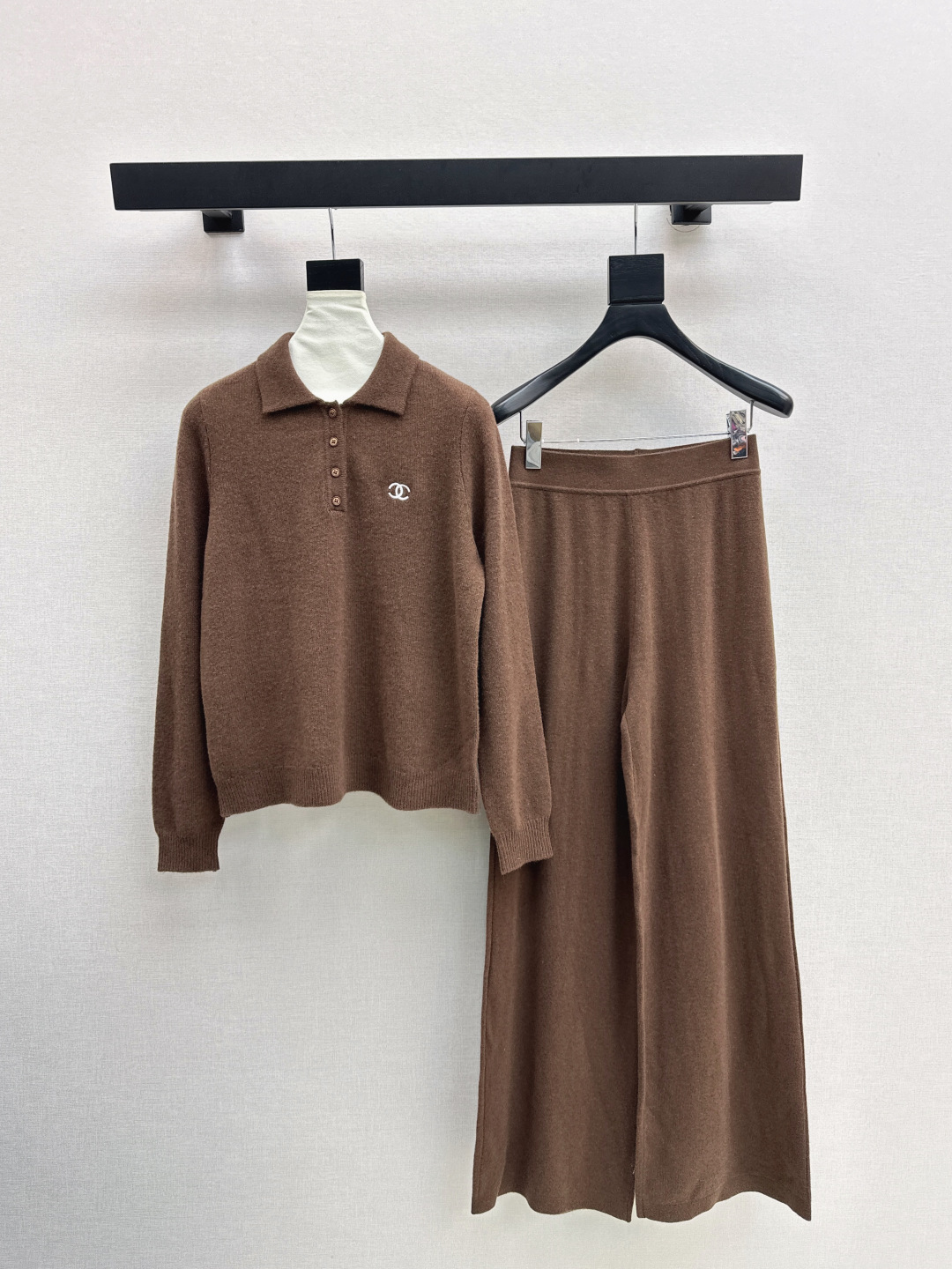 Women's Wool Set with Embroidered Logo Polo Knit and Straight-Leg Pants 2 cmp i1756615449923 9278 0 0