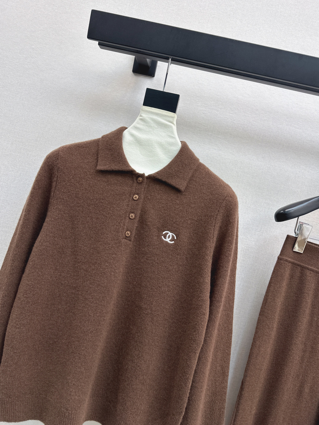 Women's Wool Set with Embroidered Logo Polo Knit and Straight-Leg Pants 4 cmp i1756615449925 8661 0 2
