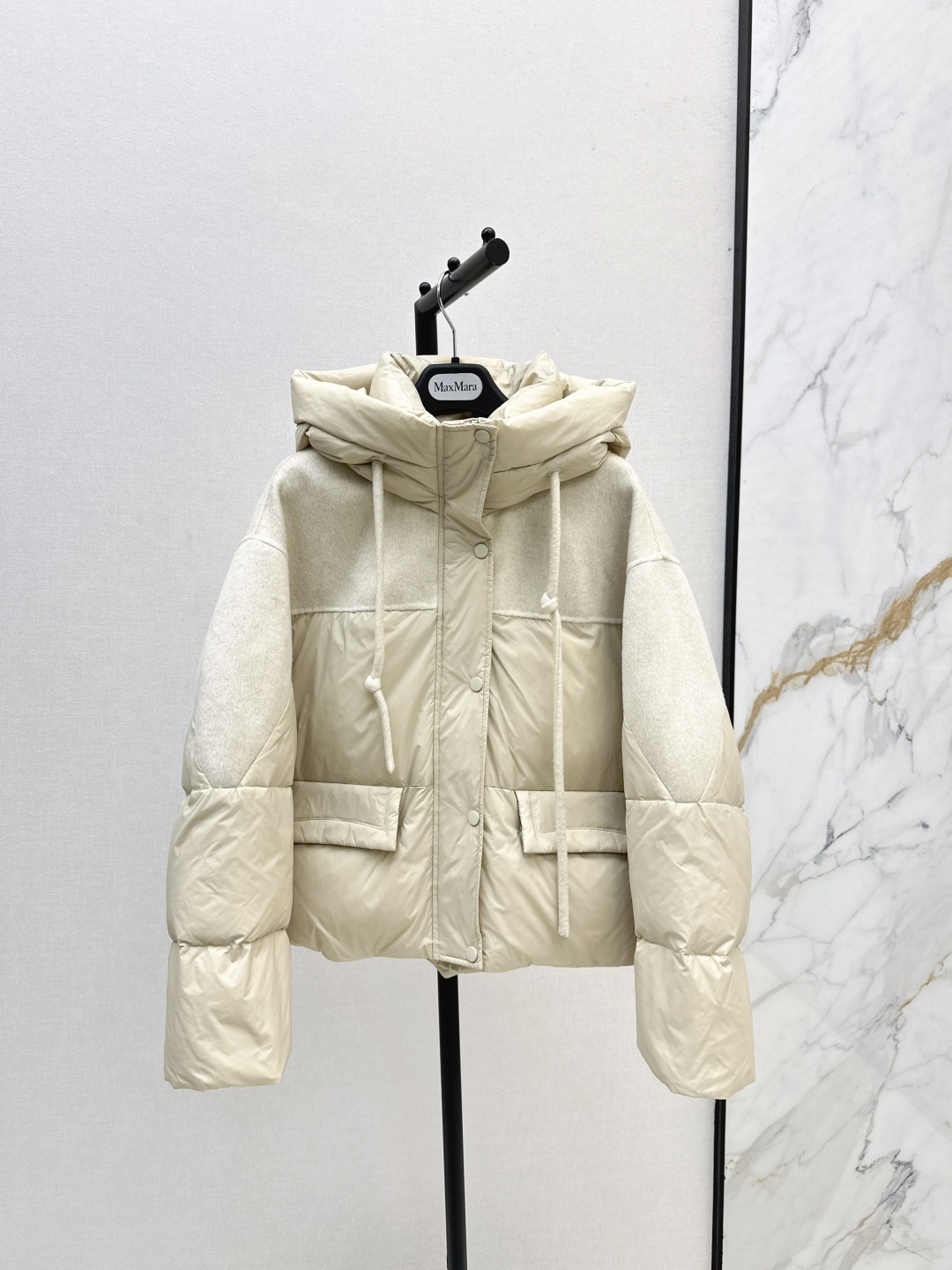Two-Tone Hooded Puffer Jacket With Wool Sleeves - Winter Fashion 3 cmp i1756616965362 1863 0 1